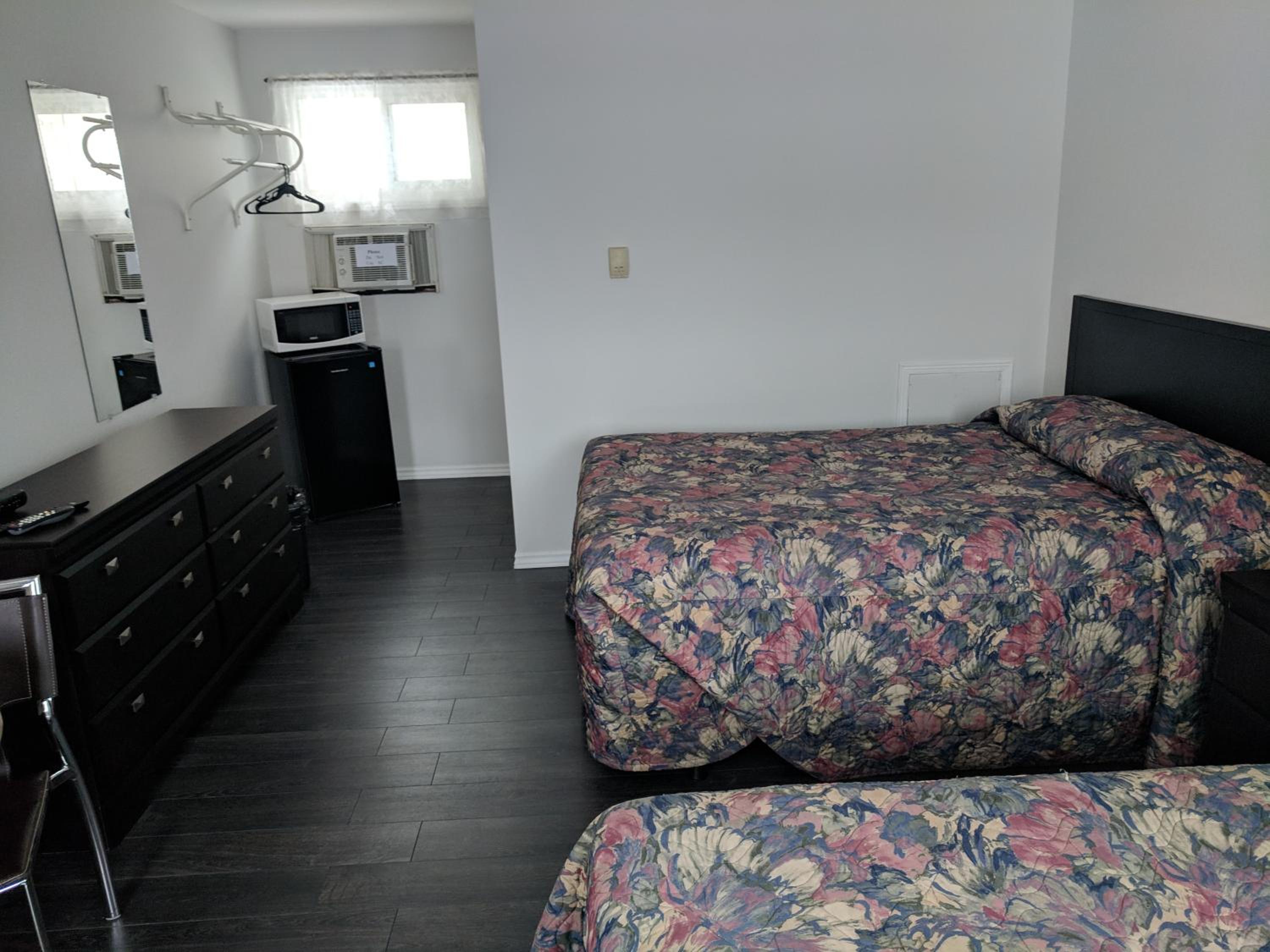 Double Room with Two Double Beds photo 2