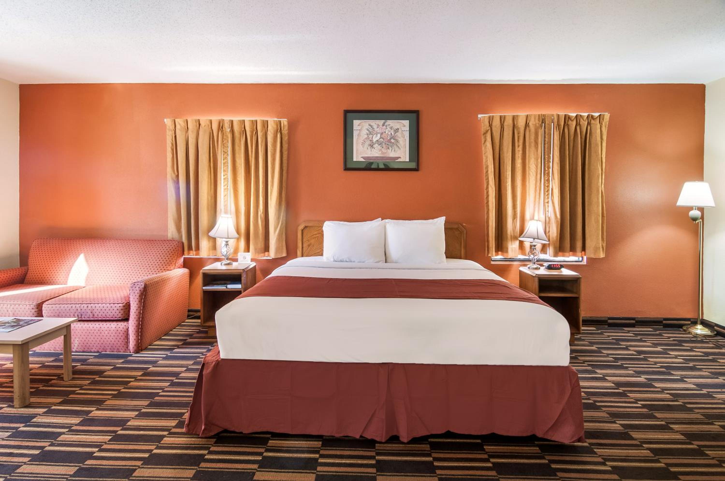 Deluxe King Room - Photo 1