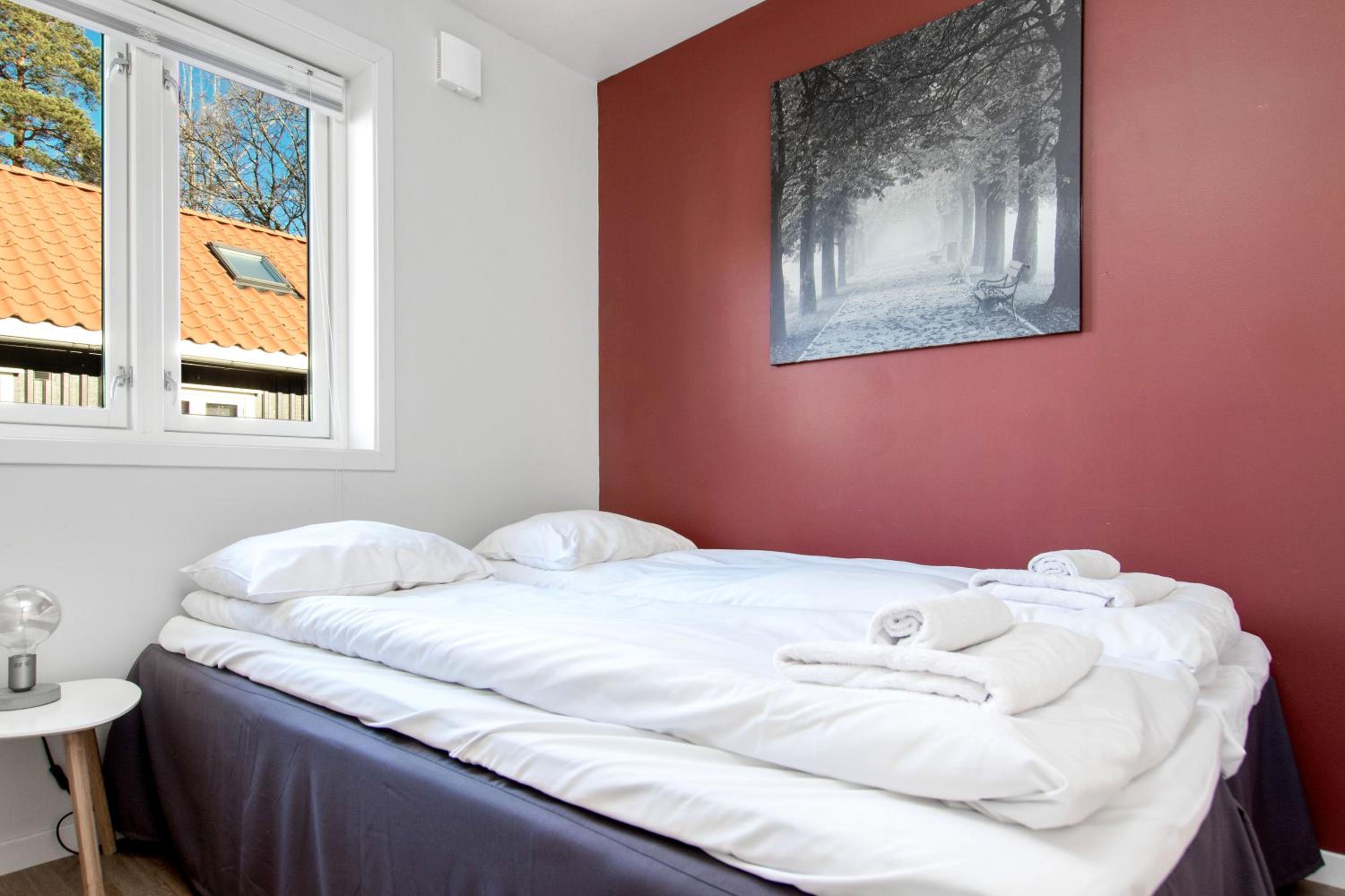 Two-Bedroom Apartment with Terrace - Photo 24