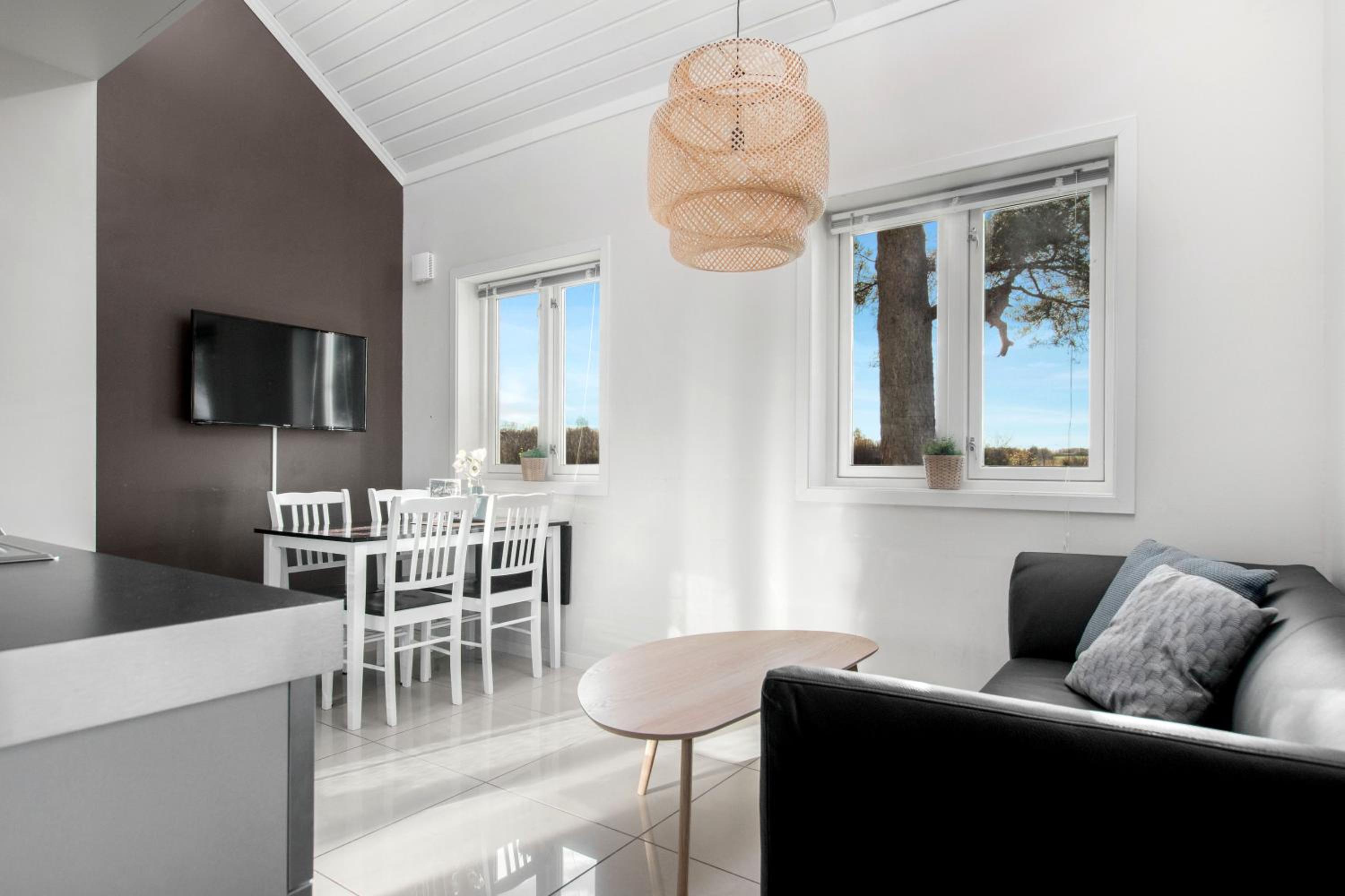 Two-Bedroom Apartment with Terrace - Photo 29