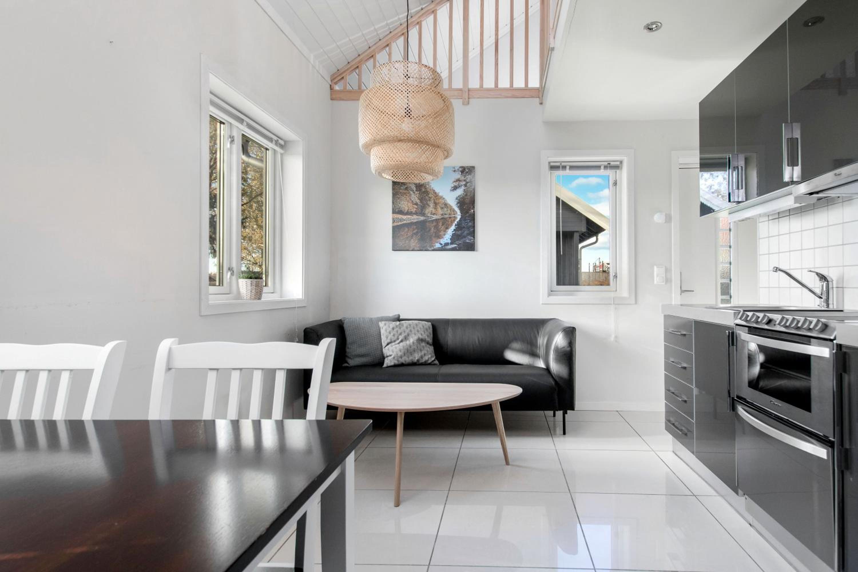 Two-Bedroom Apartment with Terrace - Photo 5