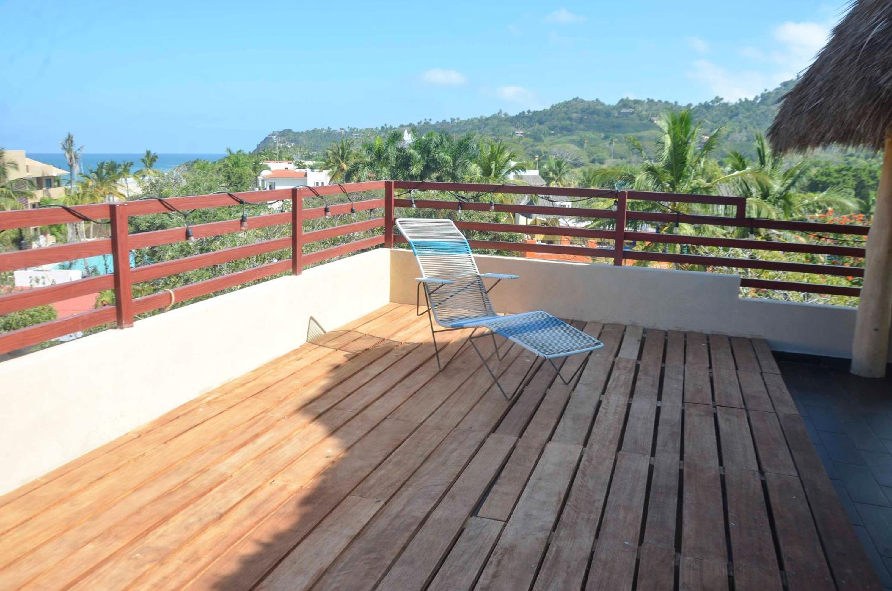 Penthouse Apartment with Terrace - Photo 22