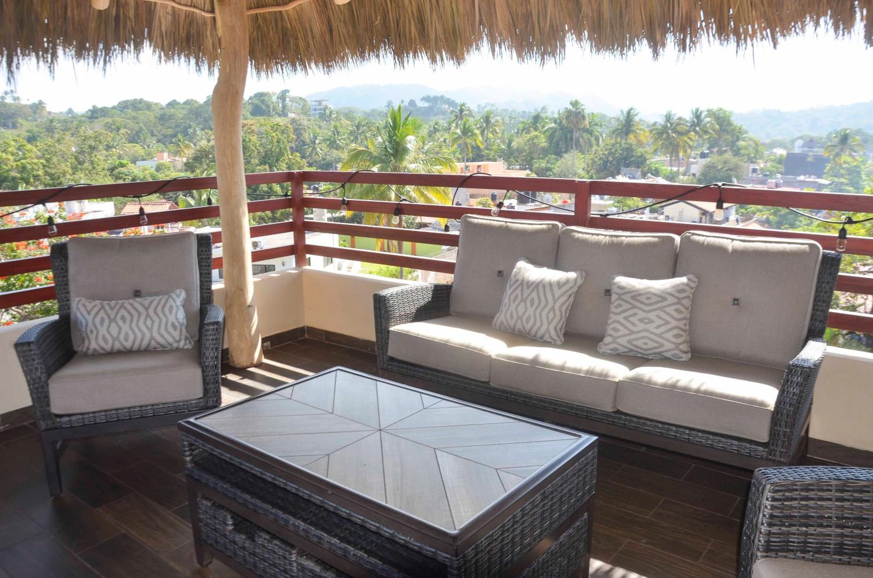 Penthouse Apartment with Terrace - Photo 19
