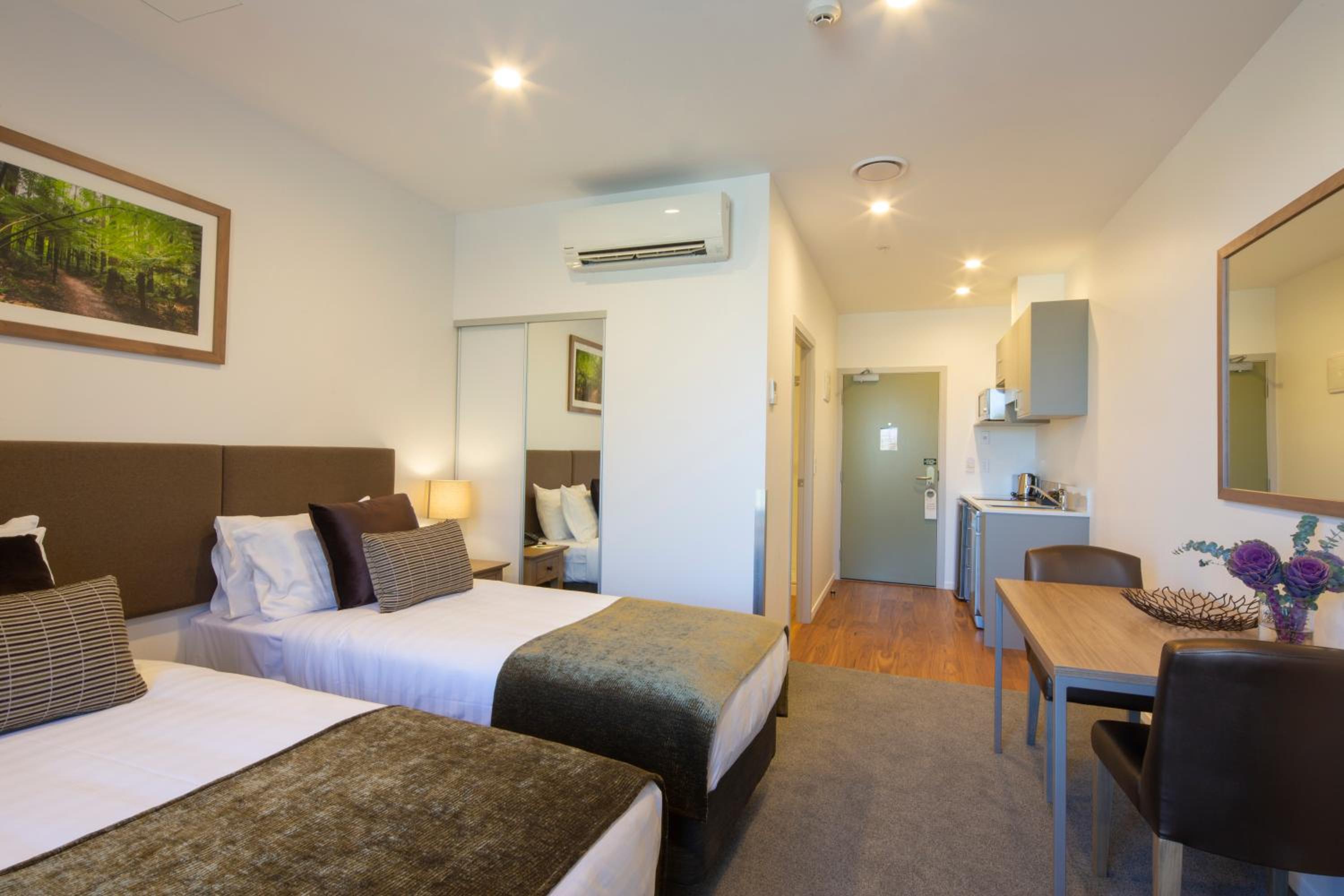 Deluxe Apartment with Two Single Beds - Non-Smoking