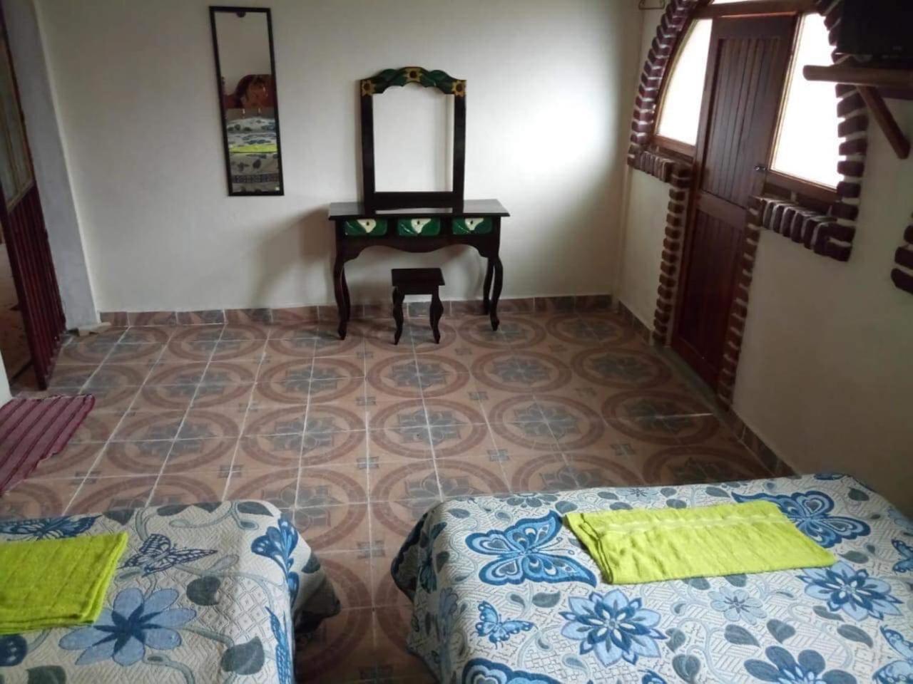 Large Twin Room photo 1