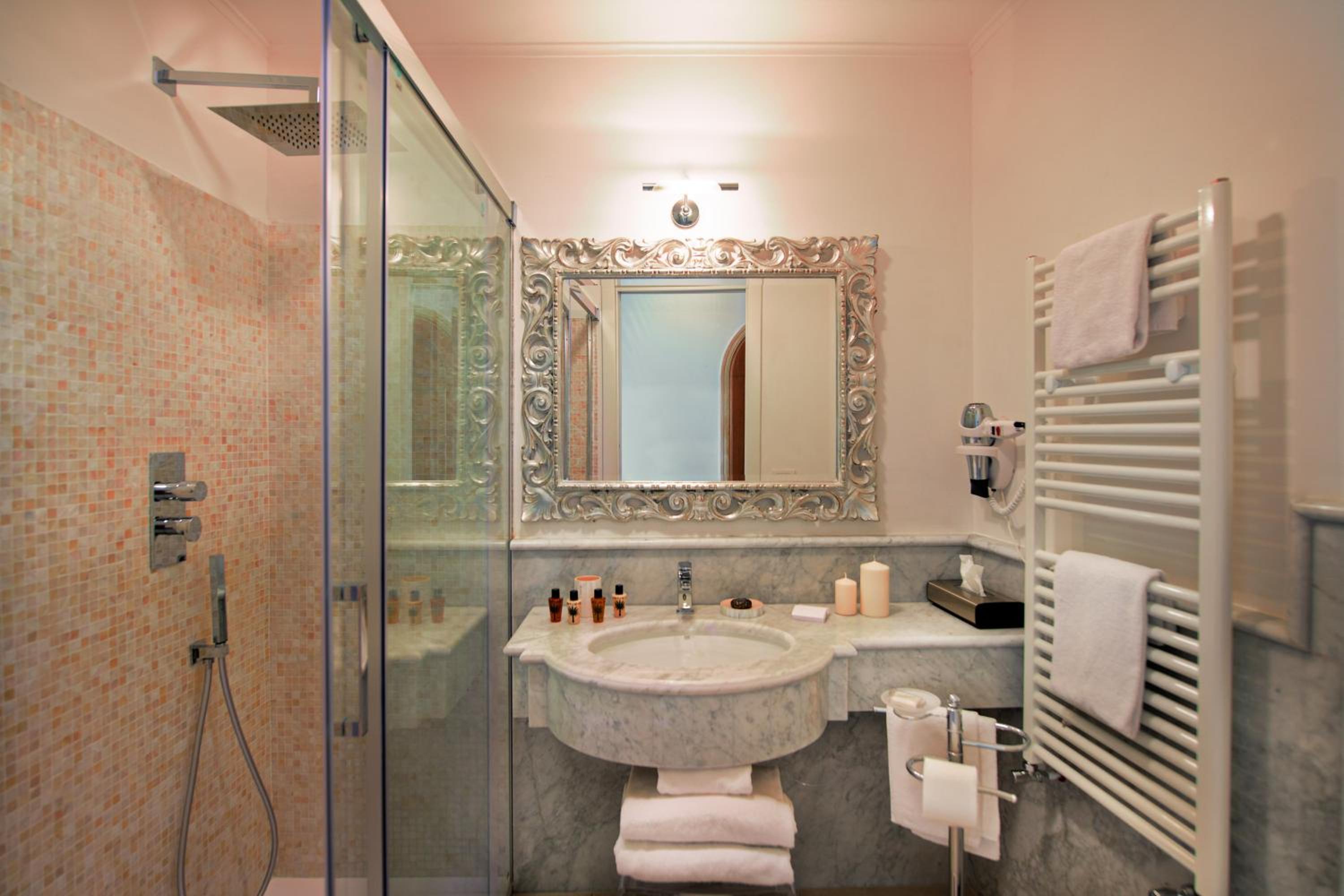 Junior Suite with Terrace and Sea View - Photo 7