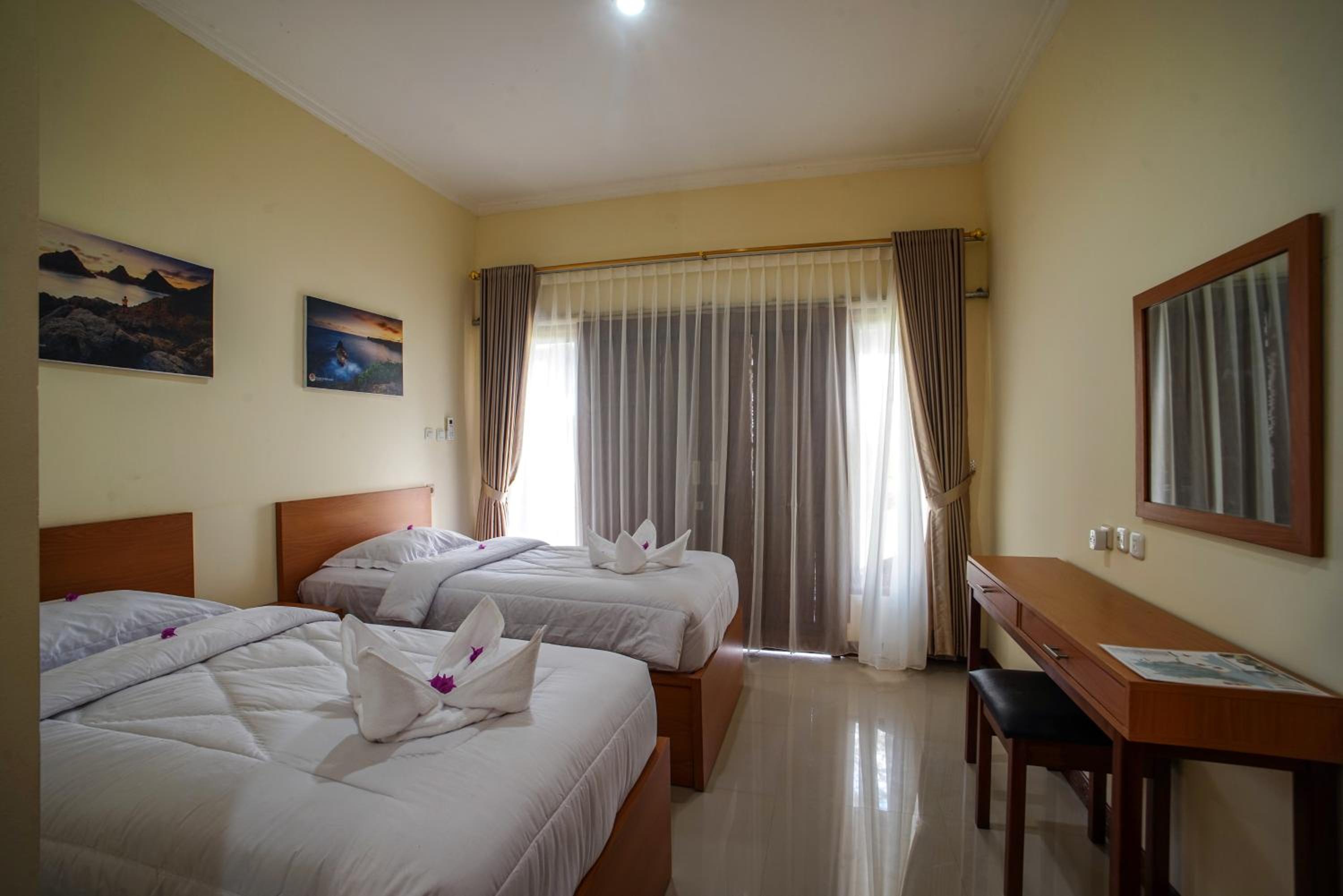 Twin Room with Sea View - Photo 6