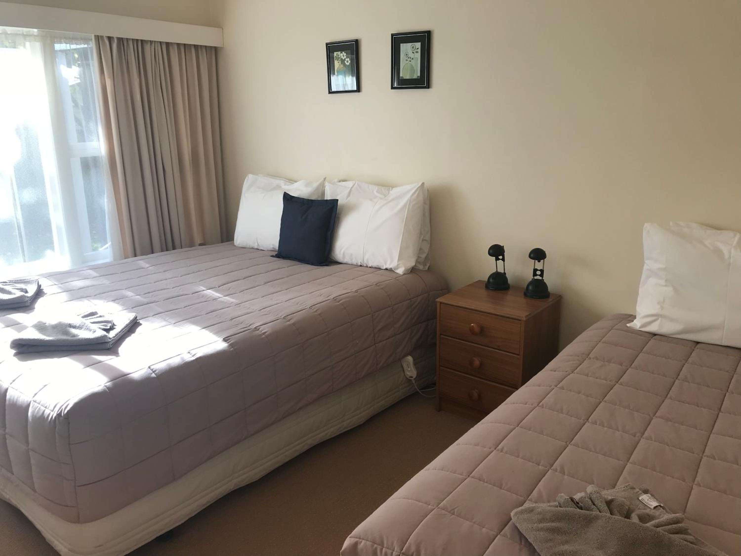 Three-Bedroom House photo 2