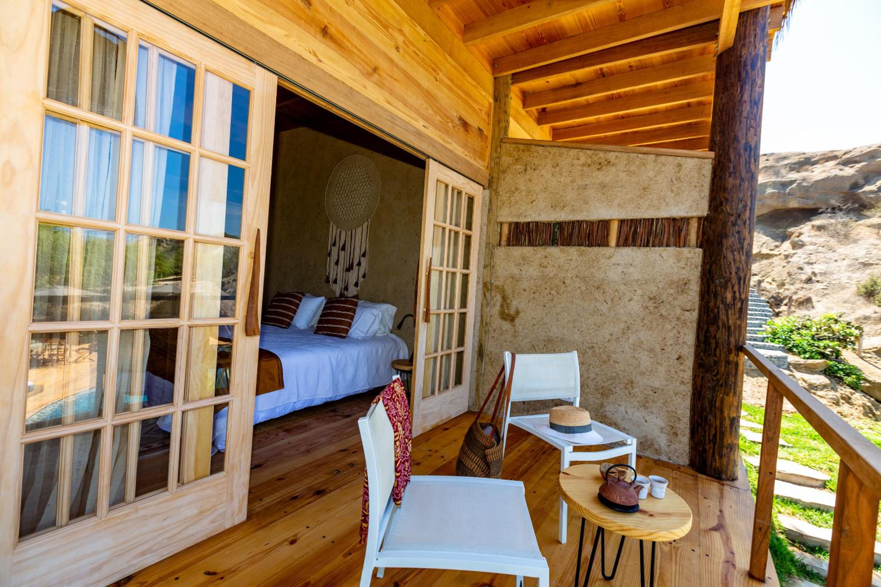 Deluxe Double or Twin Room with Pool View photo 2