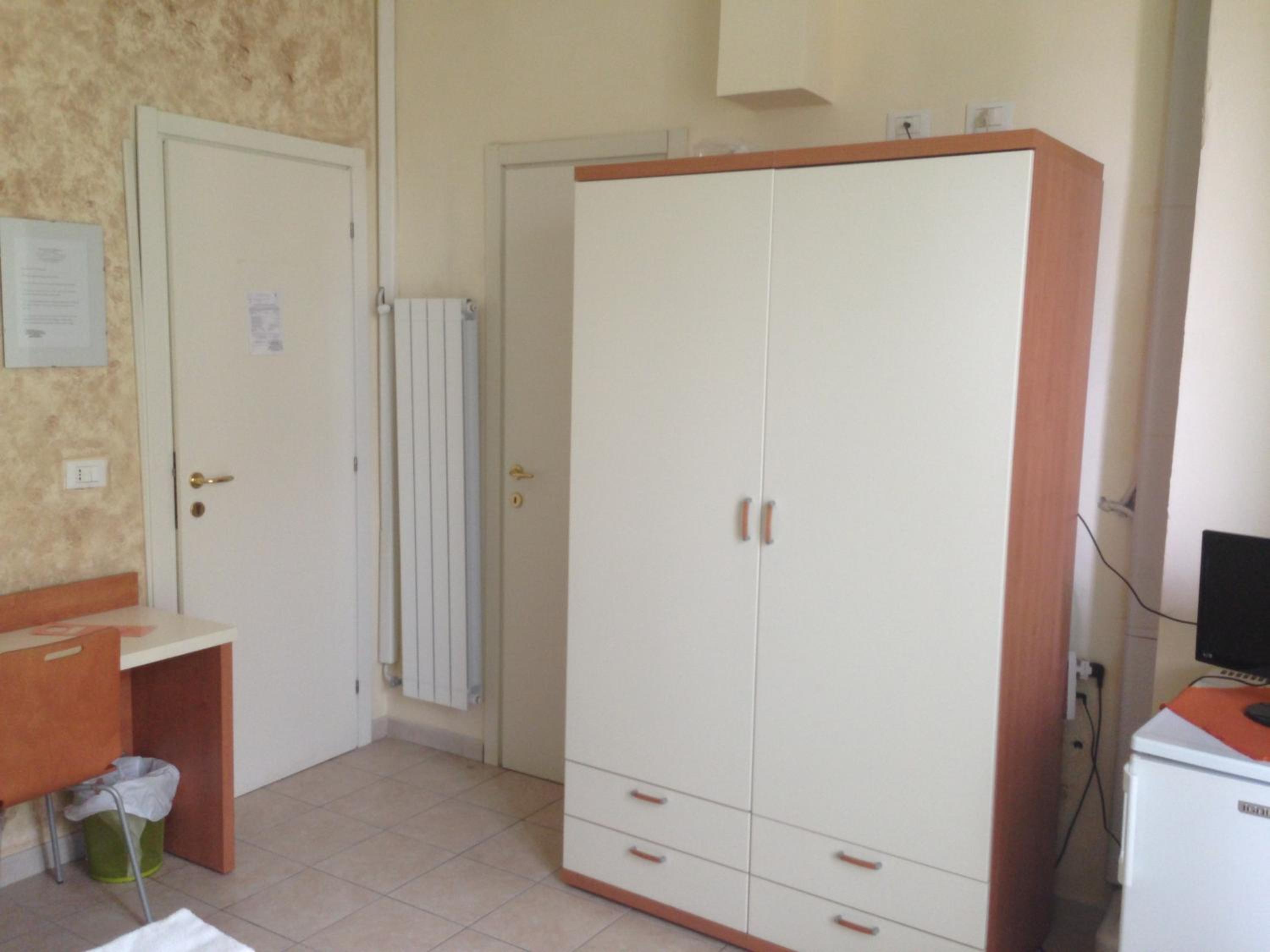 Double Room - Photo 13