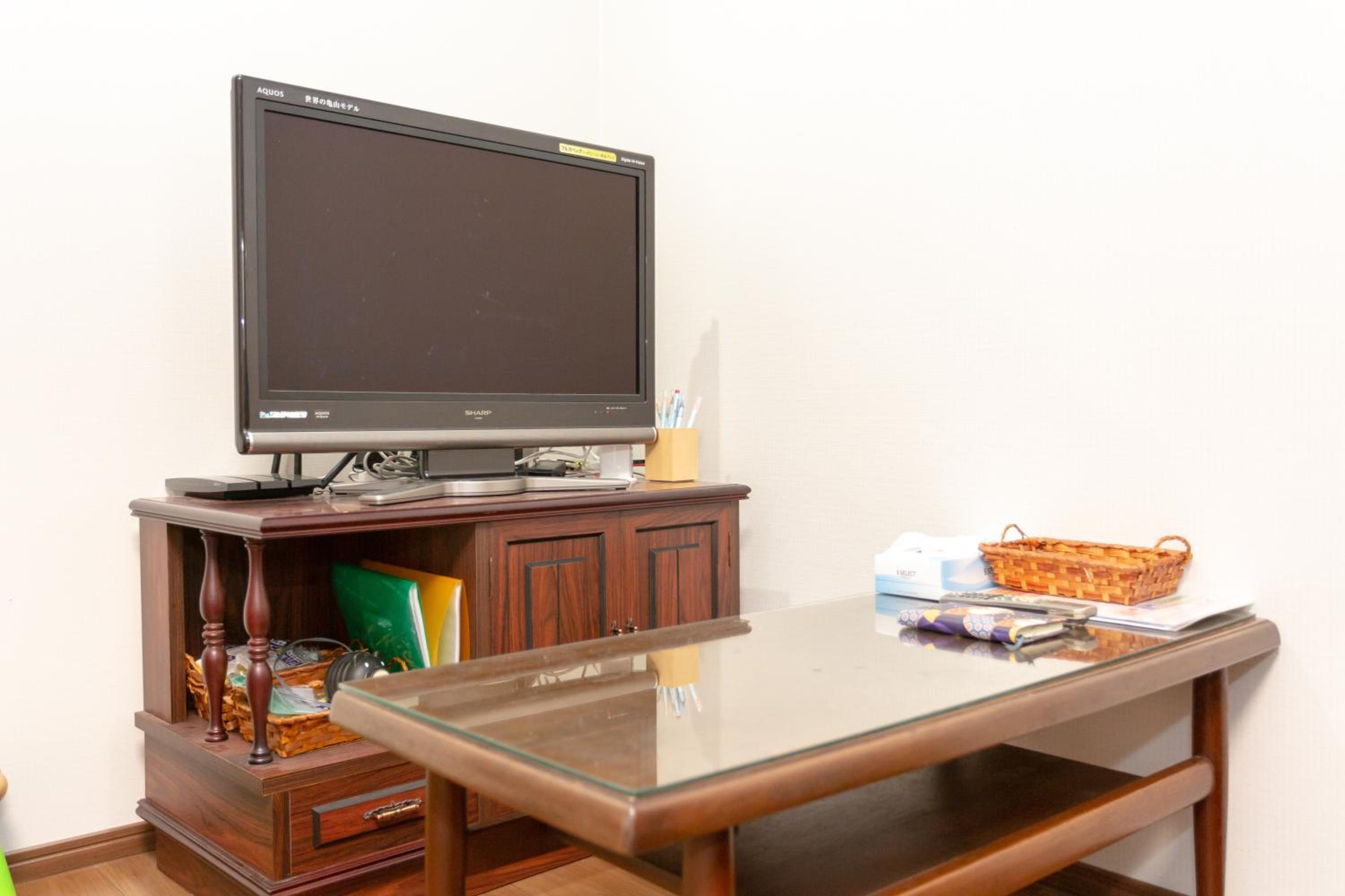 Three-Bedroom House - Photo 204