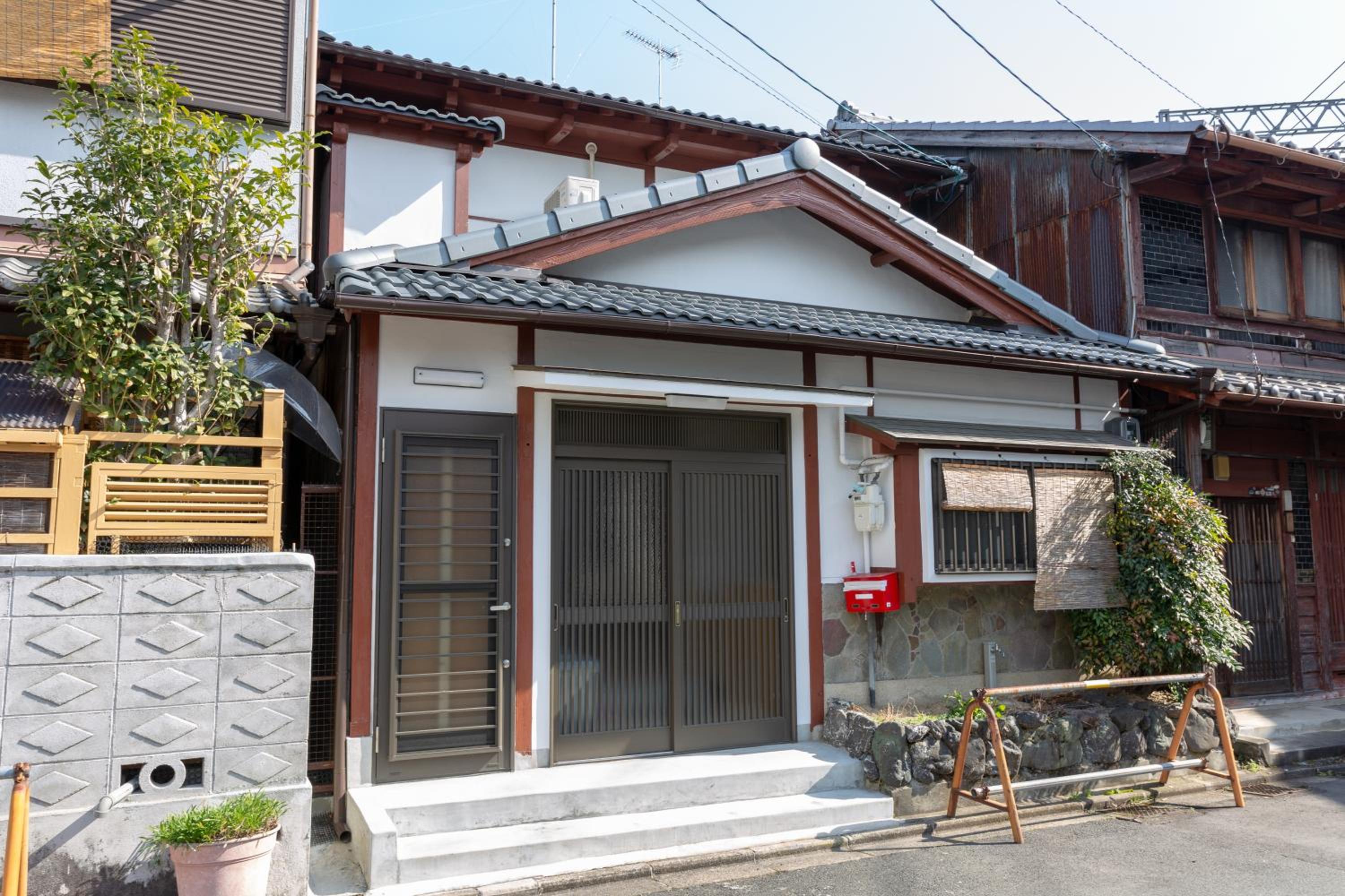 Three-Bedroom House - Photo 99