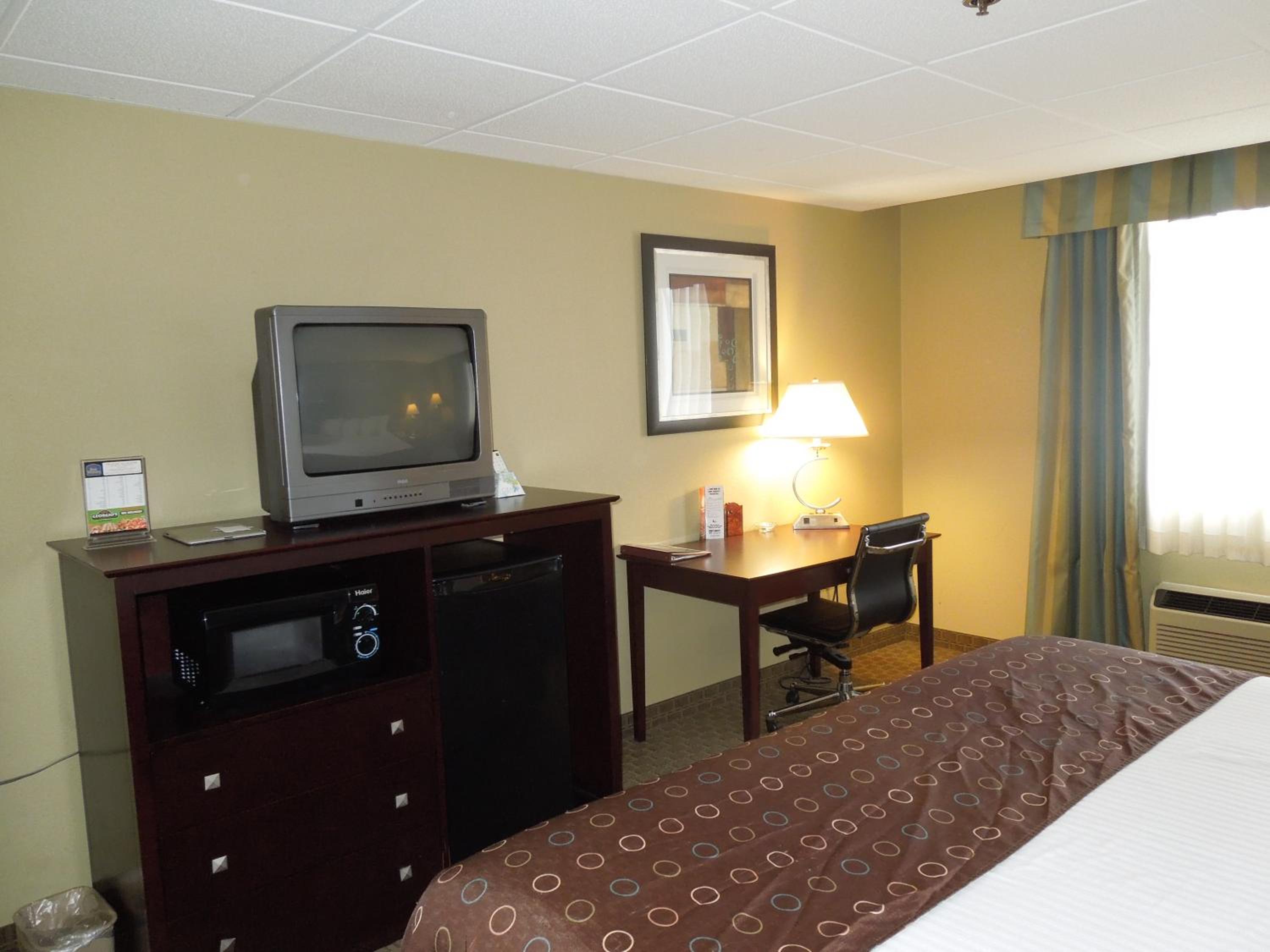 King Room - Non-Smoking - Photo 5