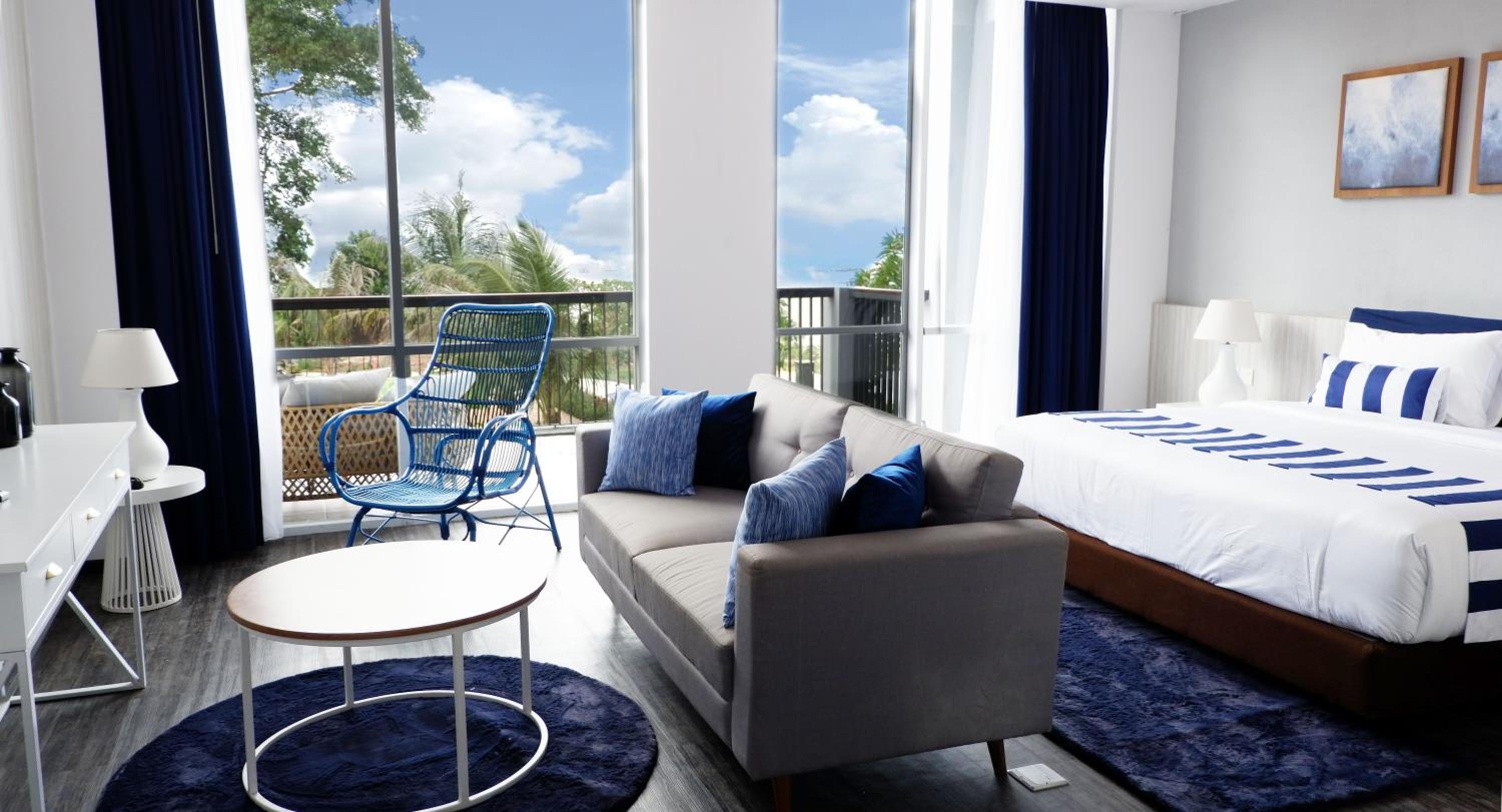 Grand Deluxe King Room - Photo 2