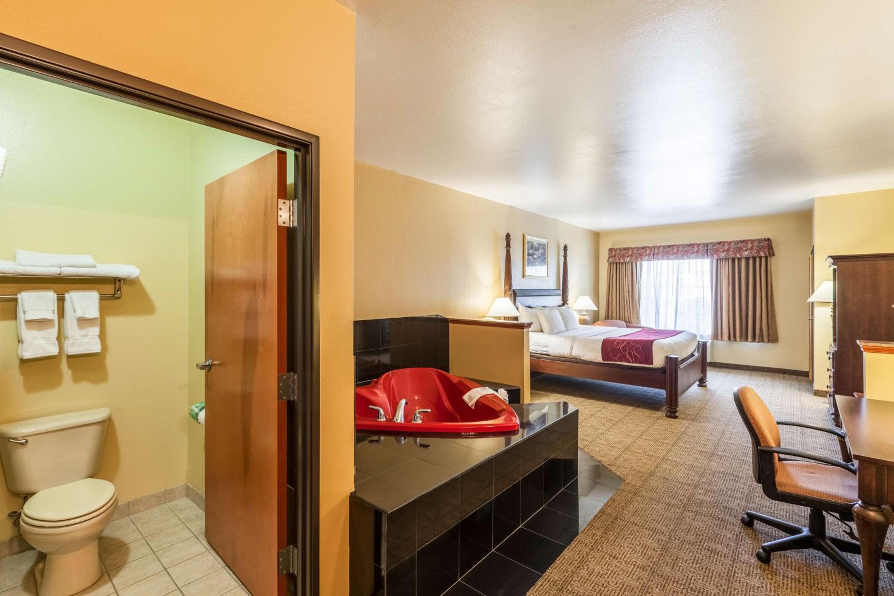 King Suite - Photo 1
