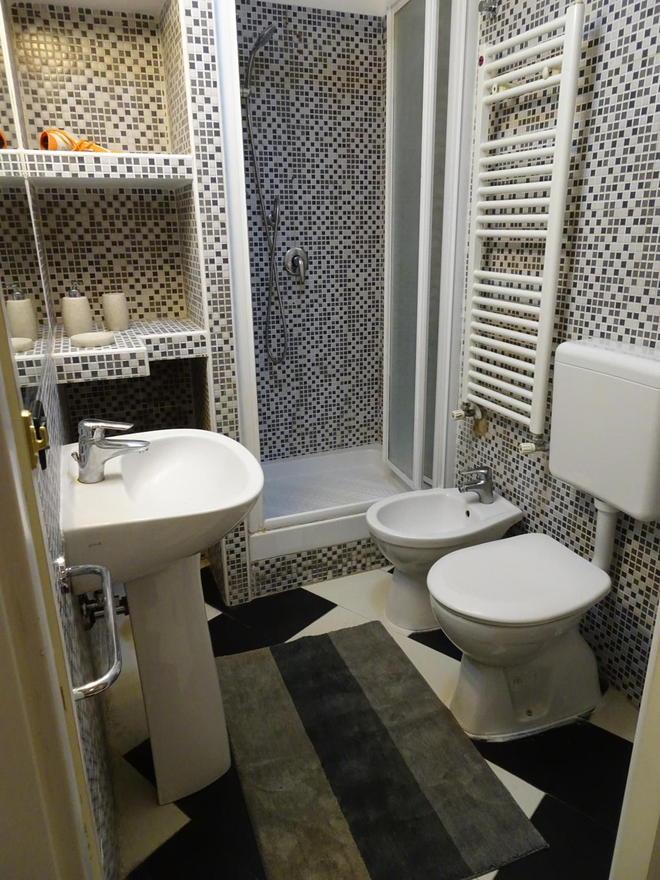 Two-Bedroom Apartment - Photo 22