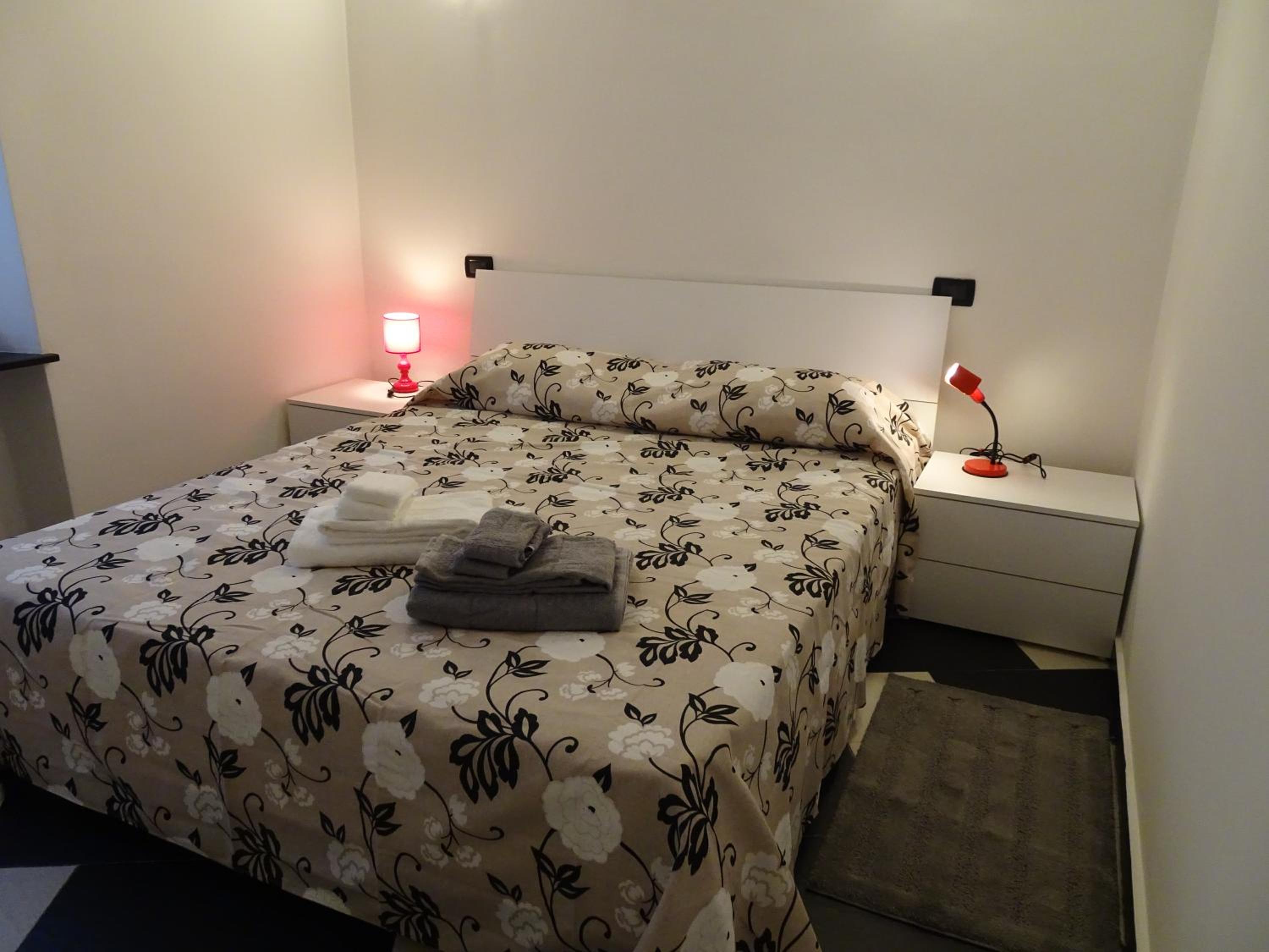 Two-Bedroom Apartment - Photo 30