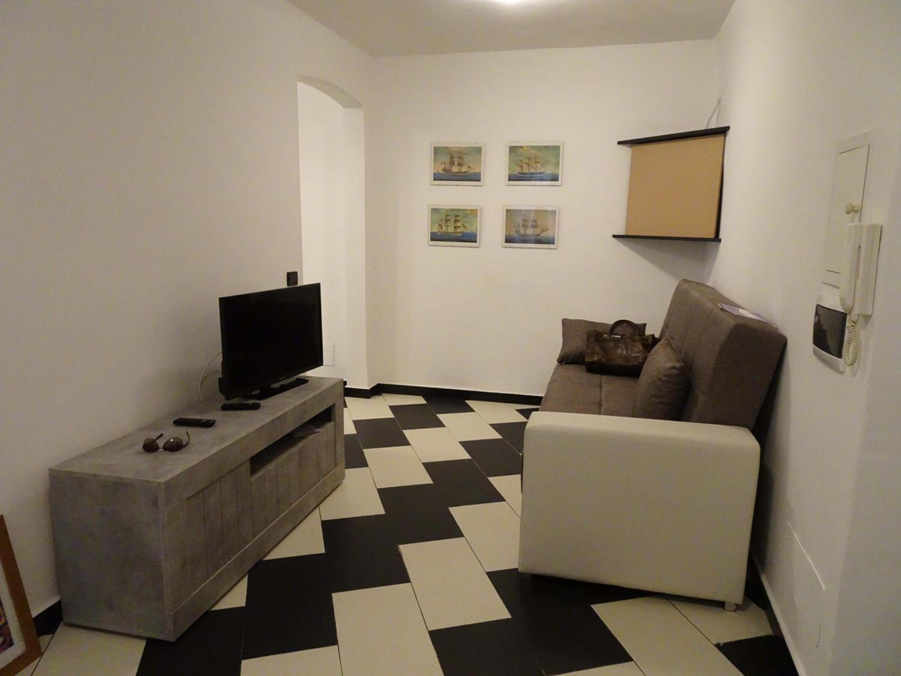 Two-Bedroom Apartment - Photo 33