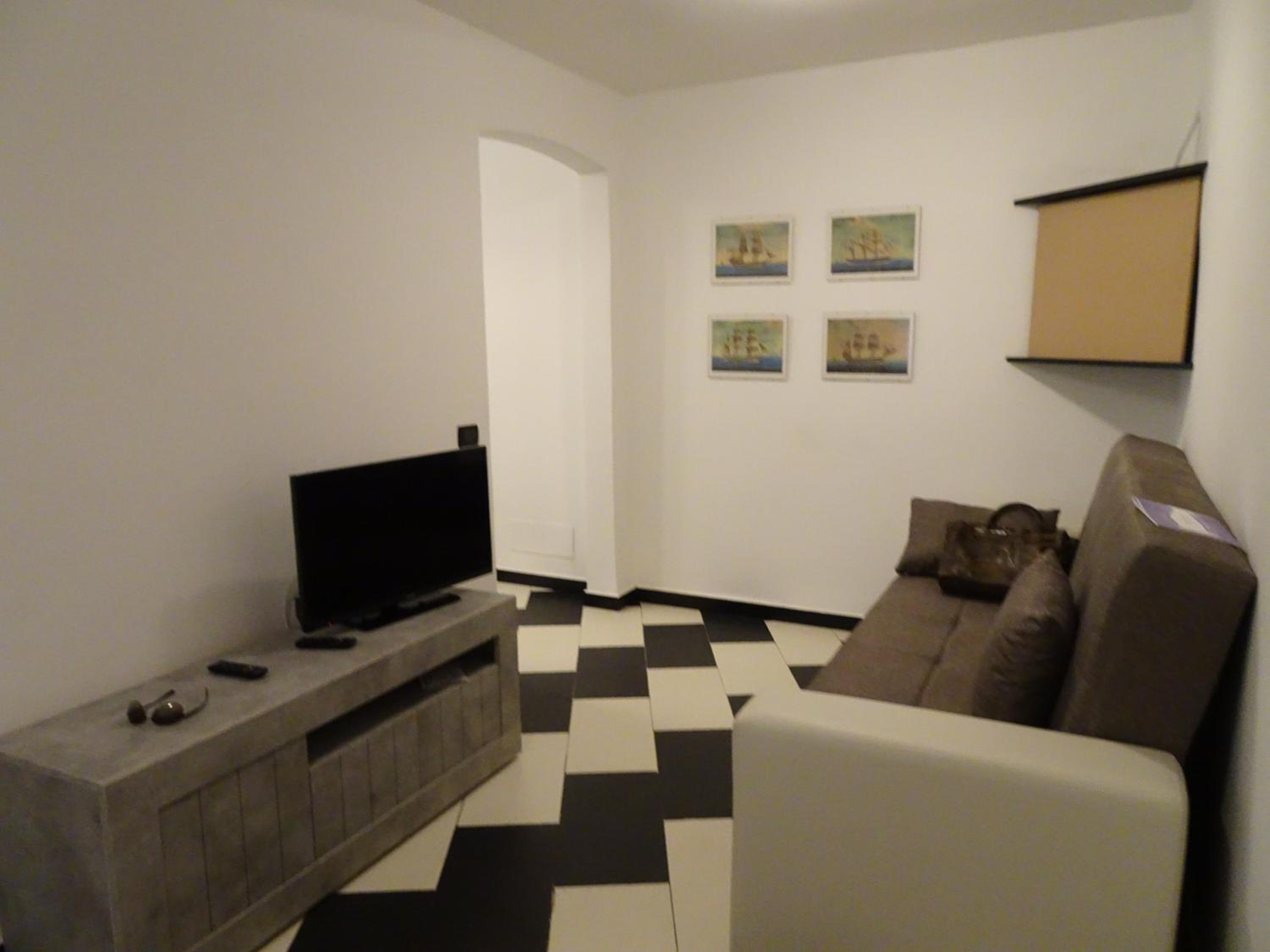 Two-Bedroom Apartment - Photo 37