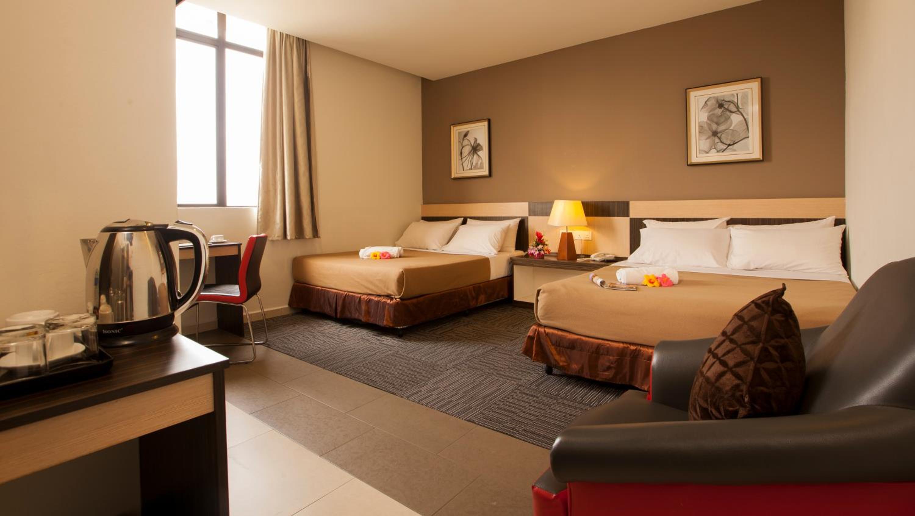 Deluxe Family Room