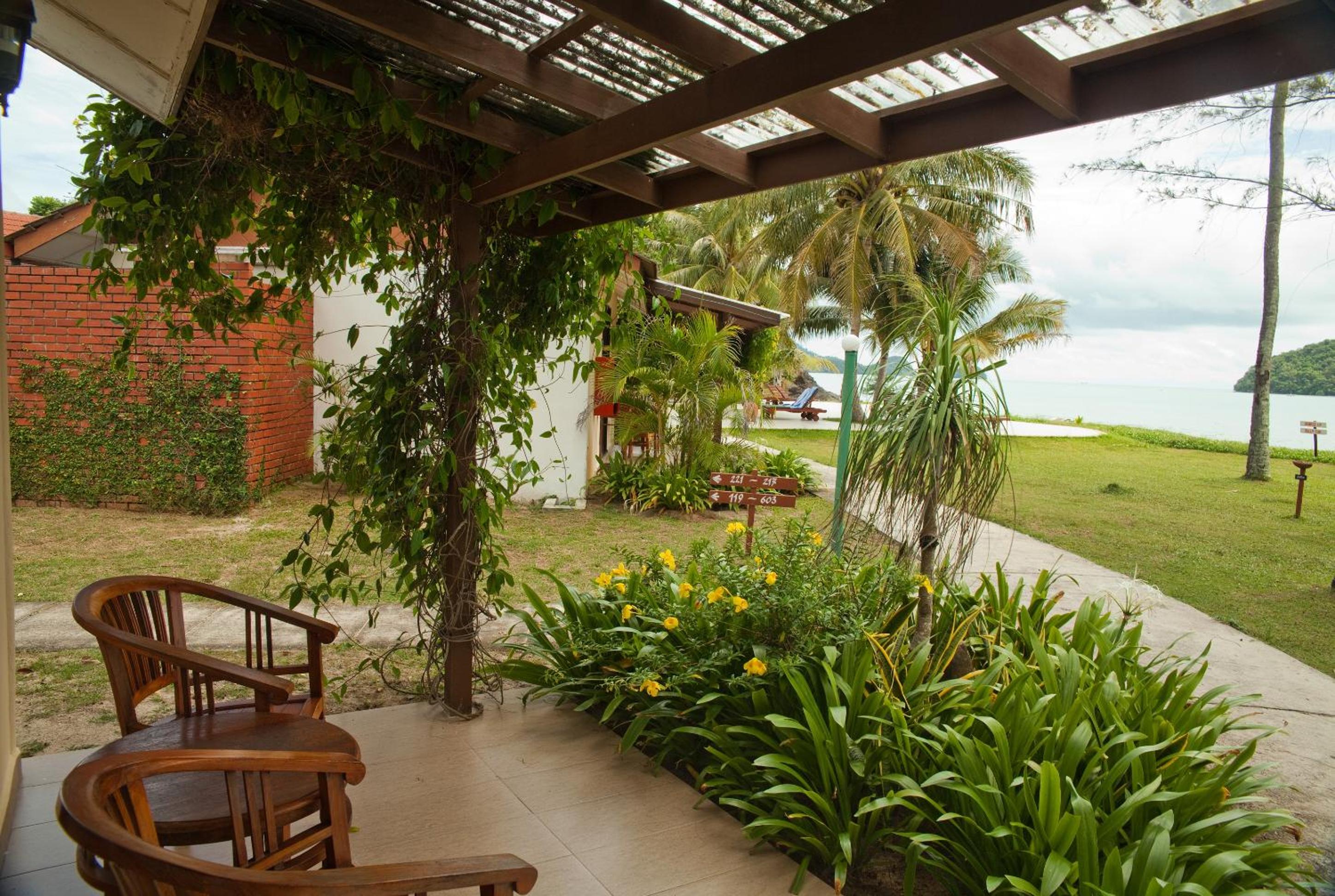 Beach Facing Villa King - Photo 4