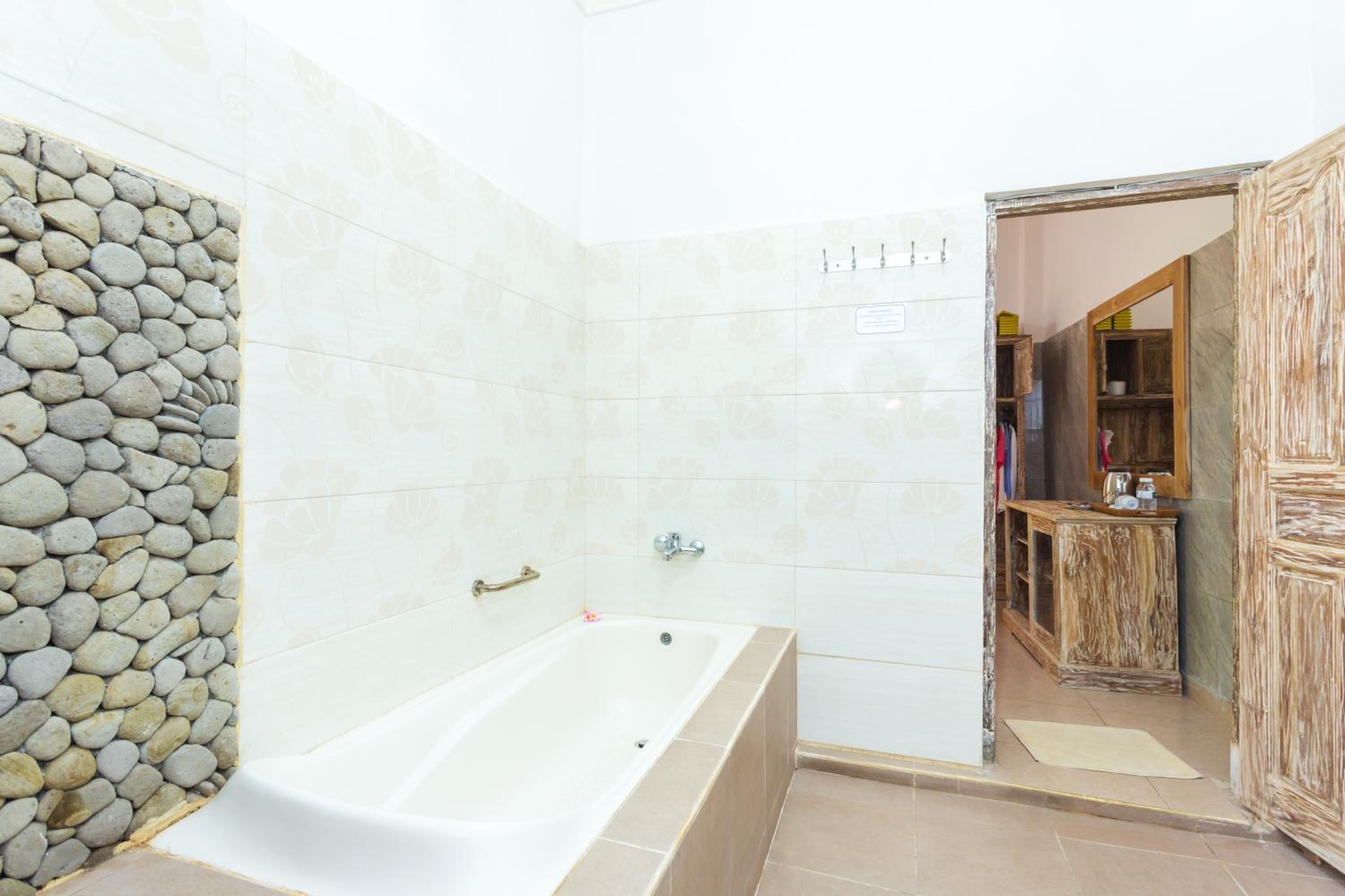Two-Bedroom Villa - Photo 15