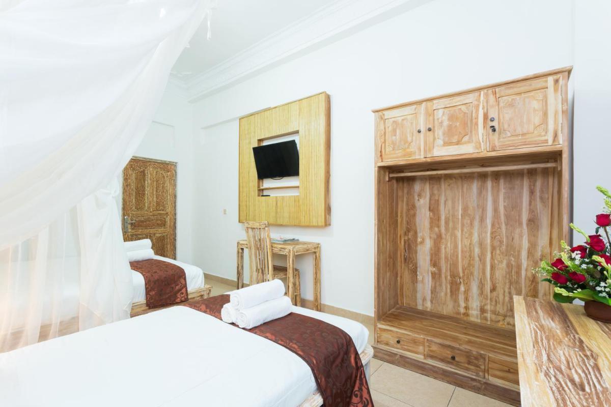 Two-Bedroom Villa - Photo 11