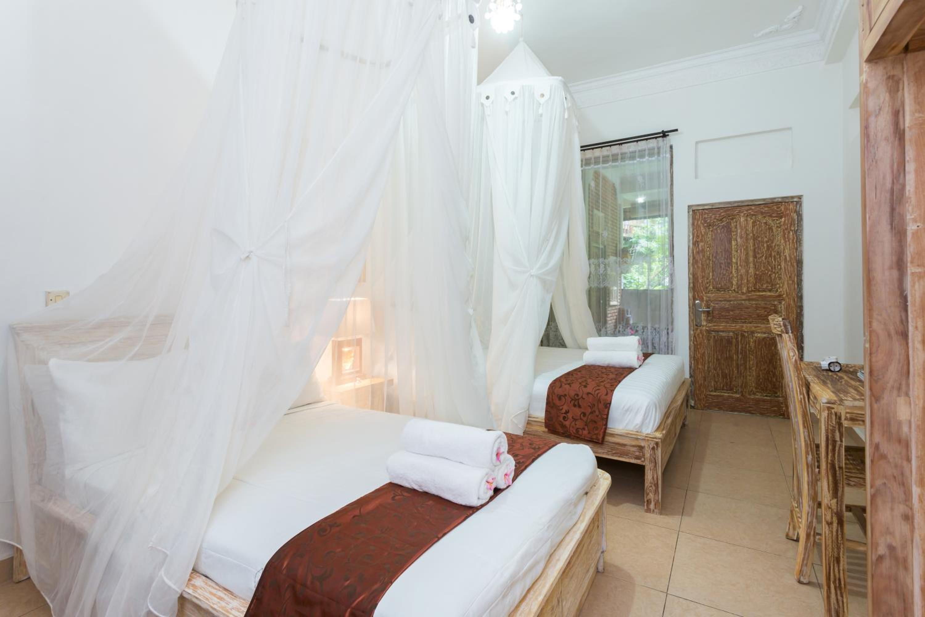 Two-Bedroom Villa - Photo 9