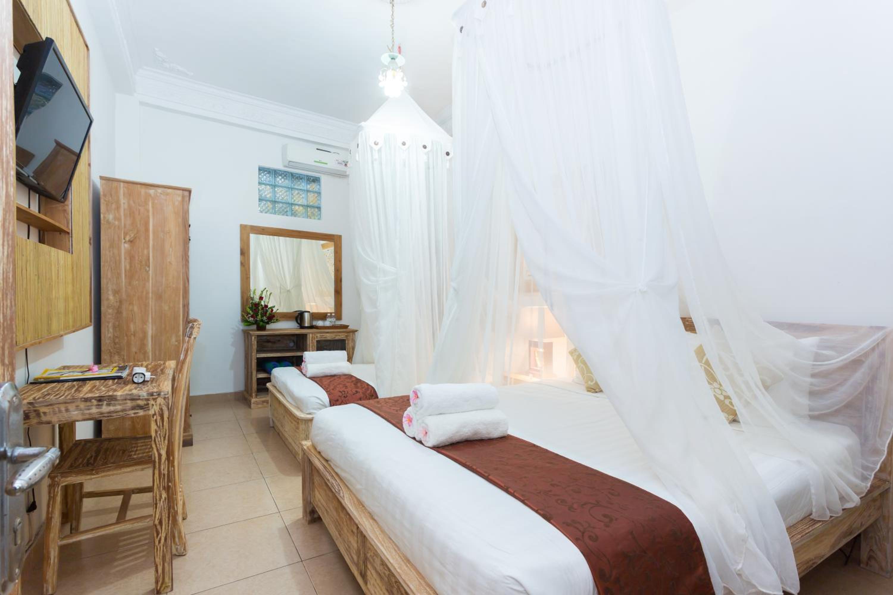 Two-Bedroom Villa - Photo 8