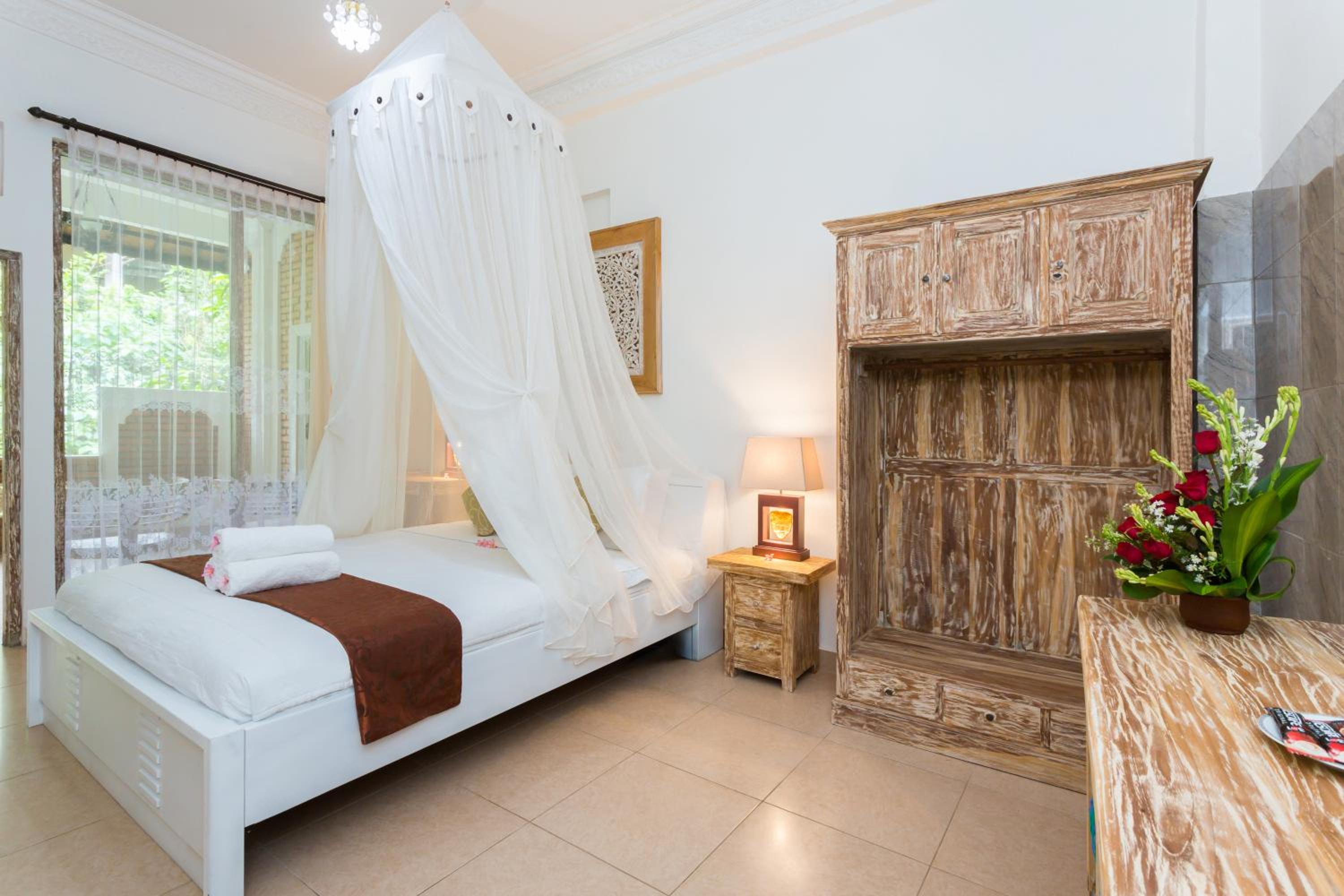 Two-Bedroom Villa - Photo 6