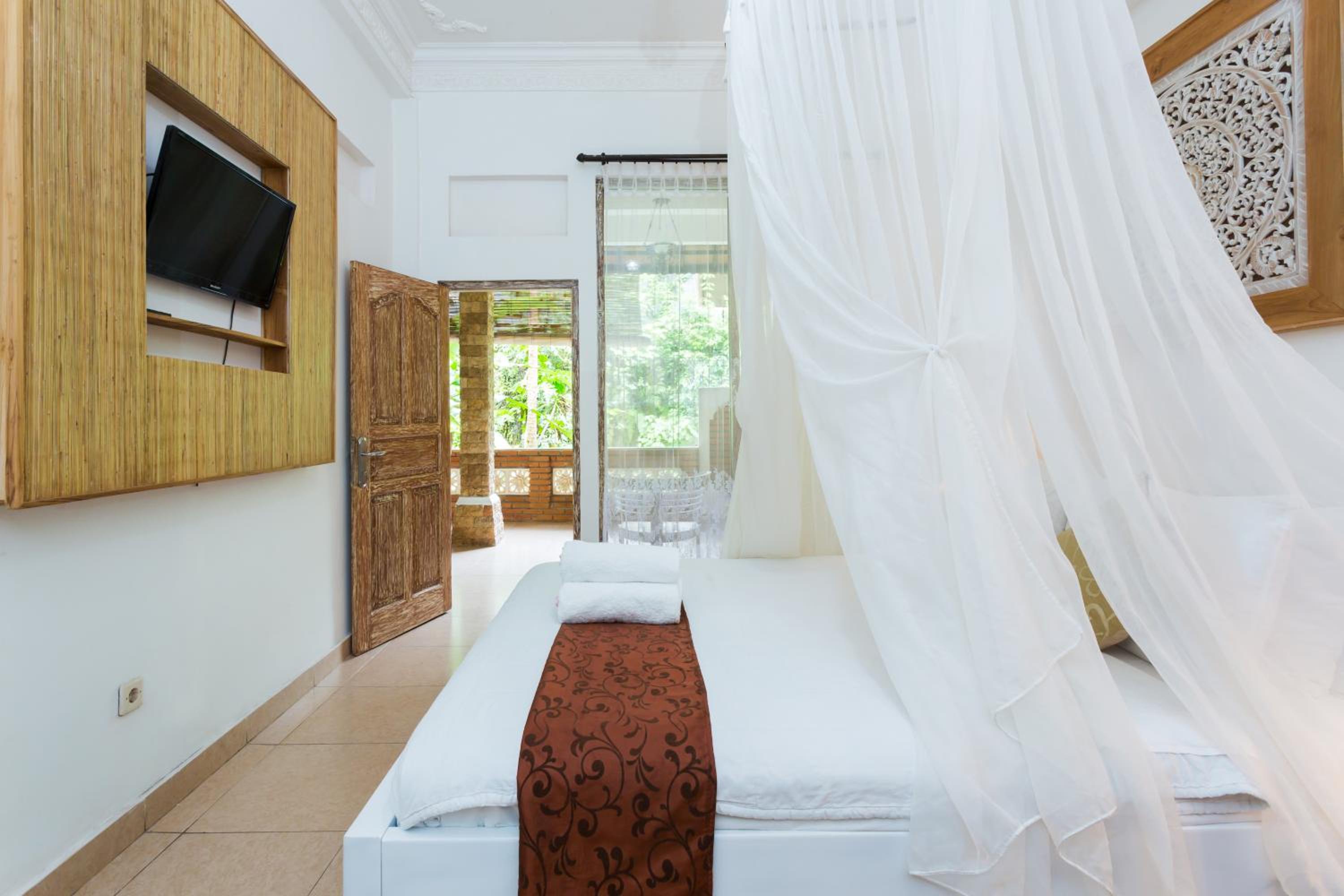Two-Bedroom Villa - Photo 4