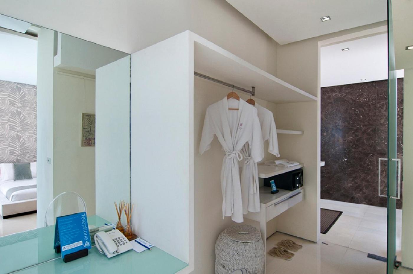 Premium Two-Bedroom Villa with Private Pool - Photo 18