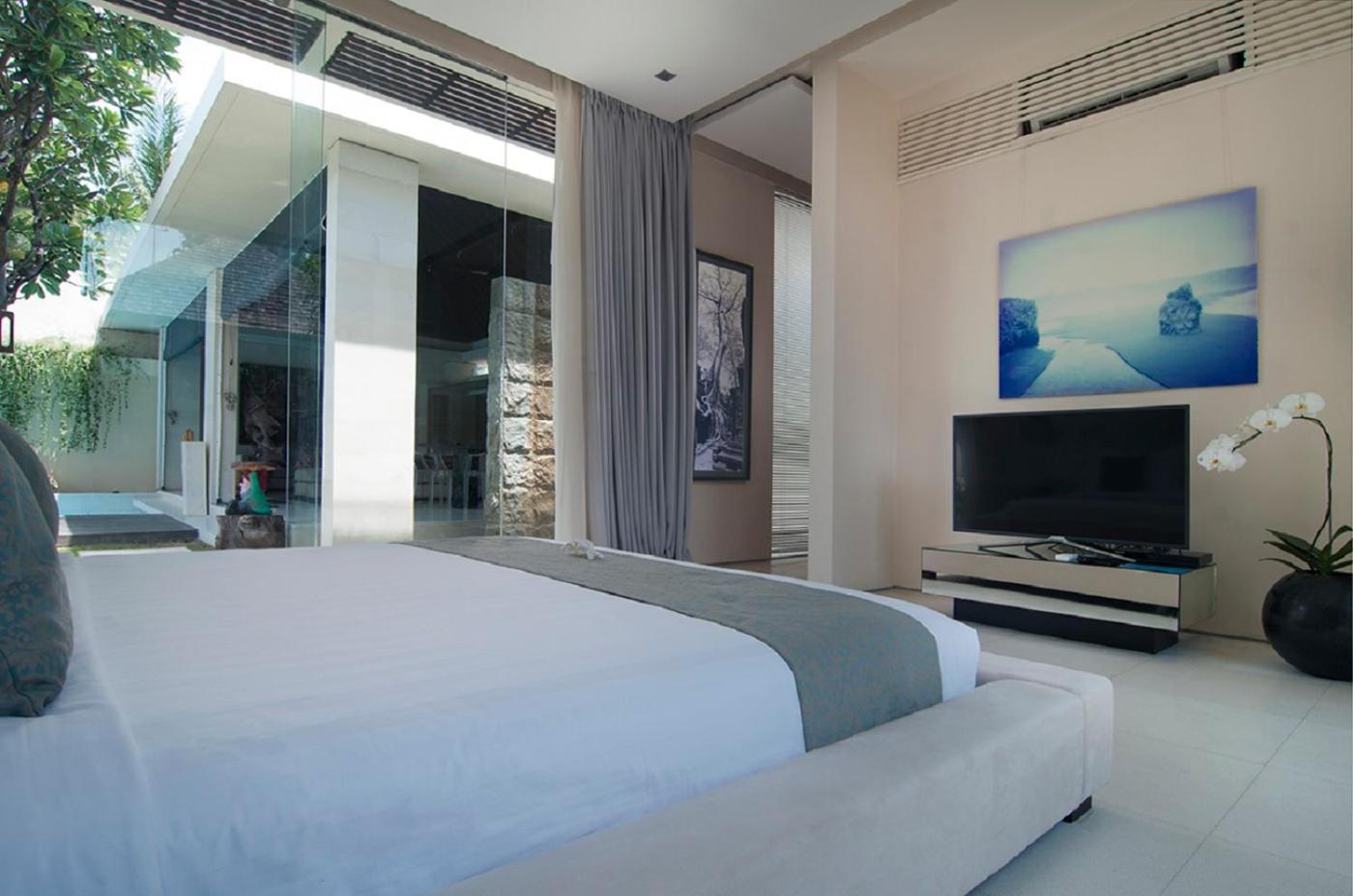Premium Two-Bedroom Villa with Private Pool - Photo 21