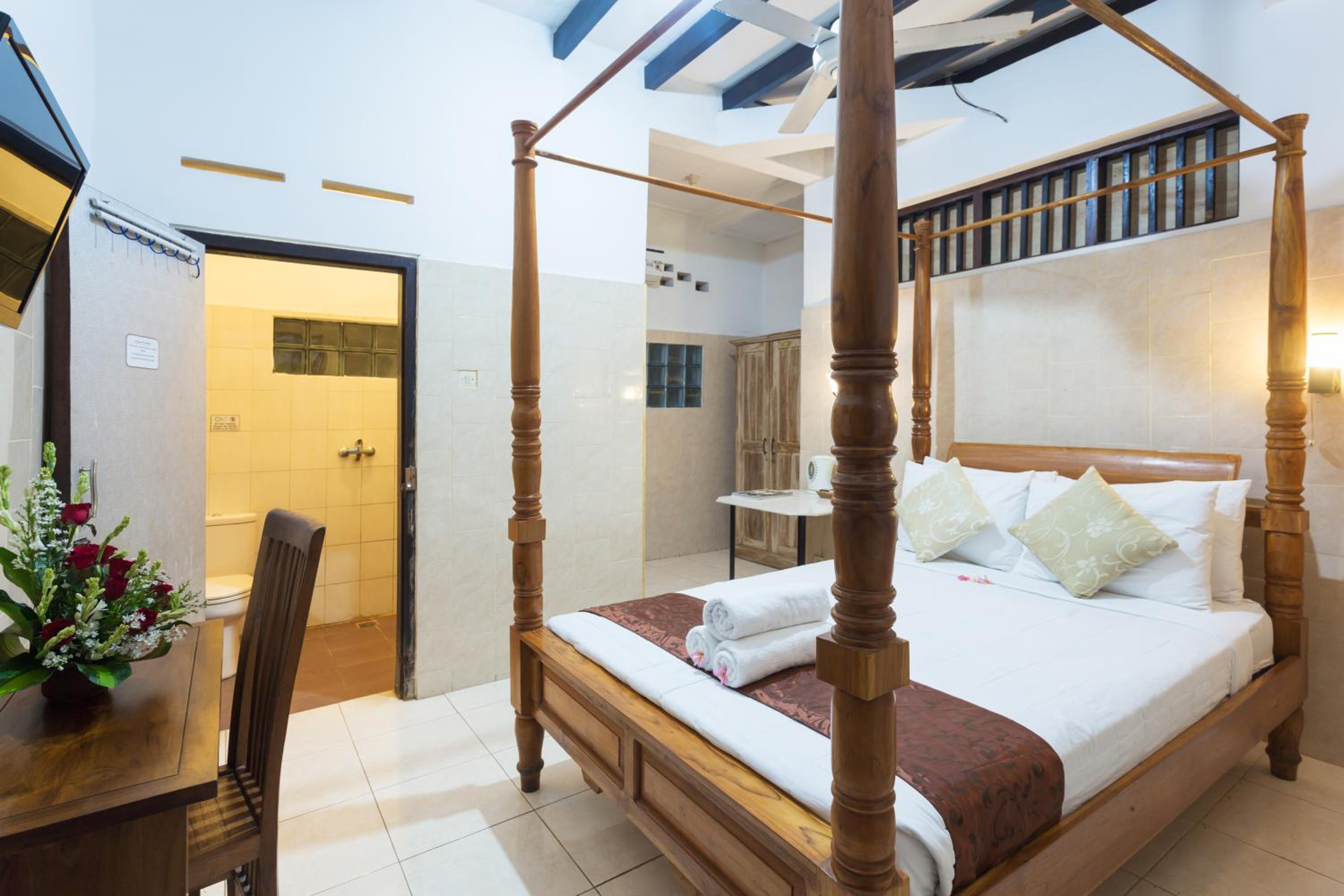 Standard Double Room - Photo 8