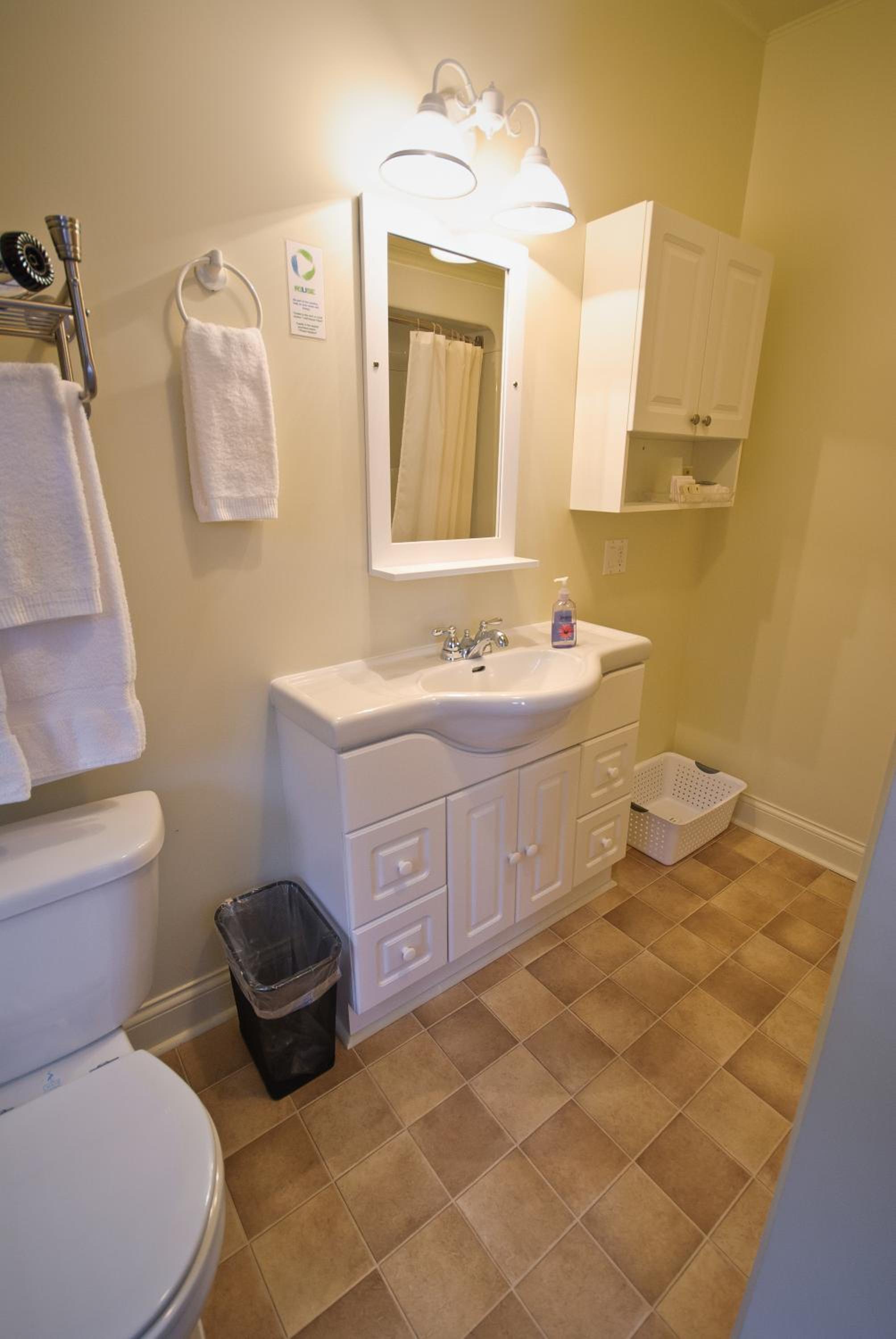 Standard Queen Room photo 3