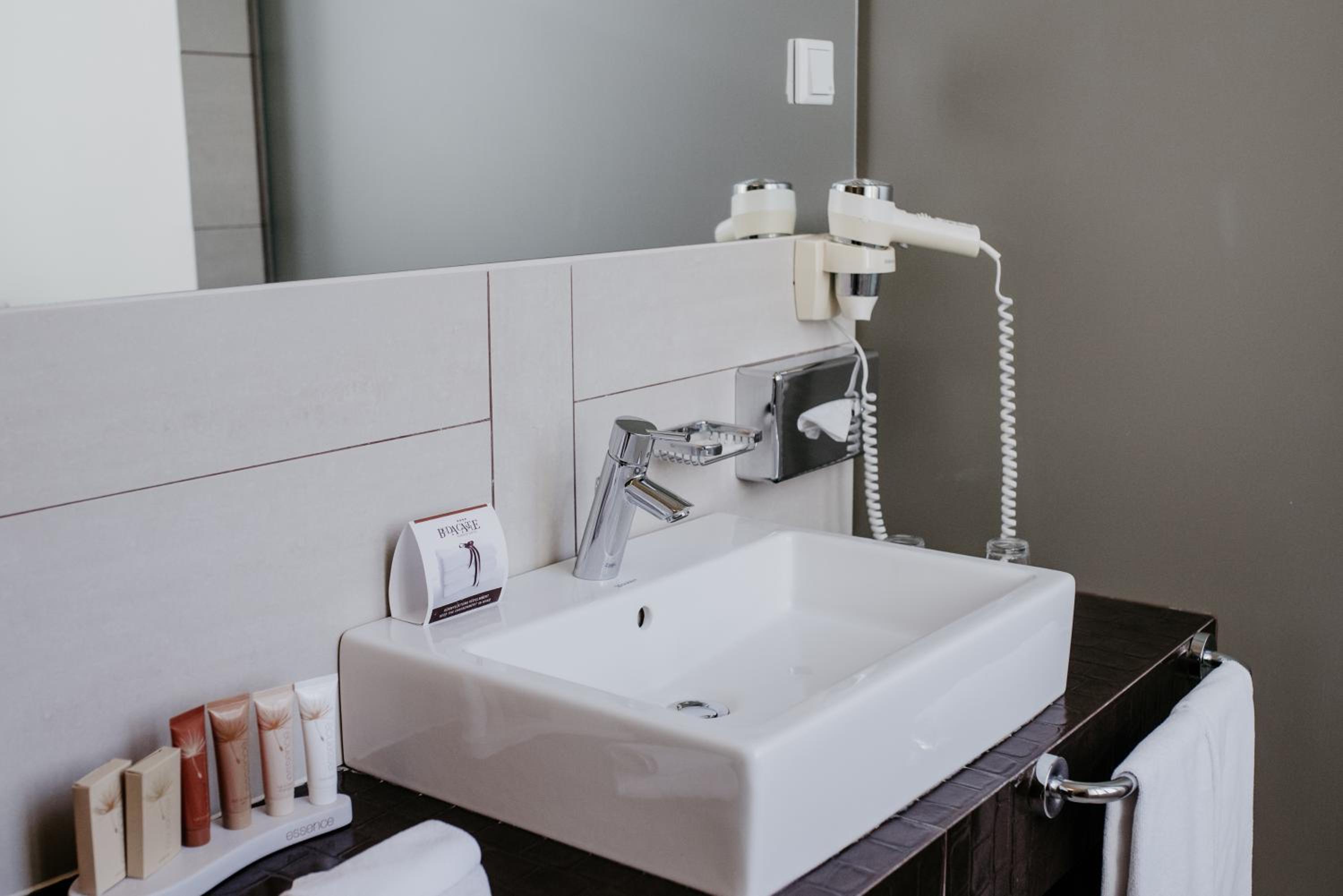 Suite Twin - Photo 2