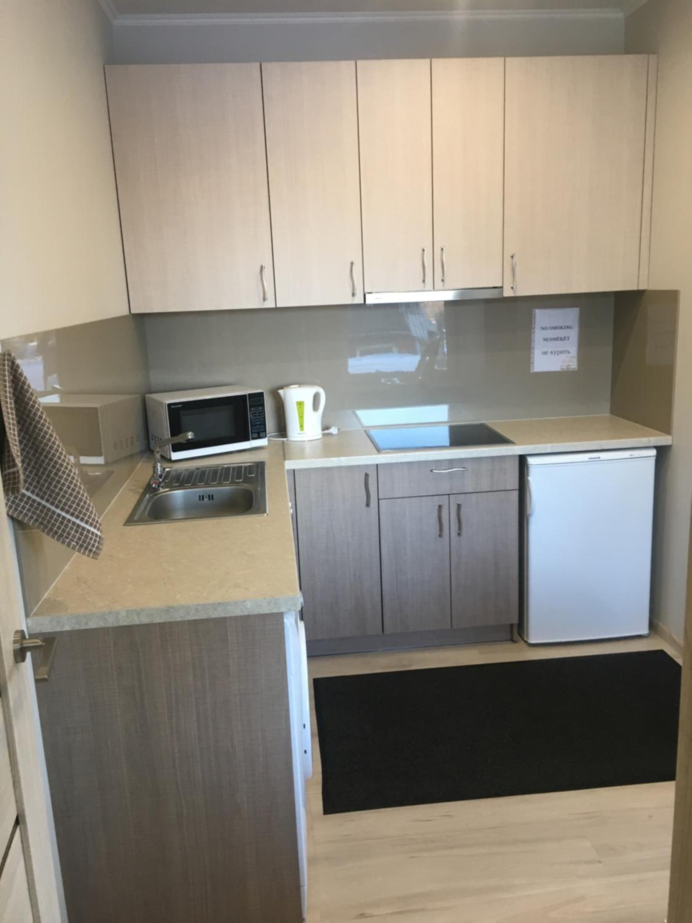 One-Bedroom Apartment - Photo 2