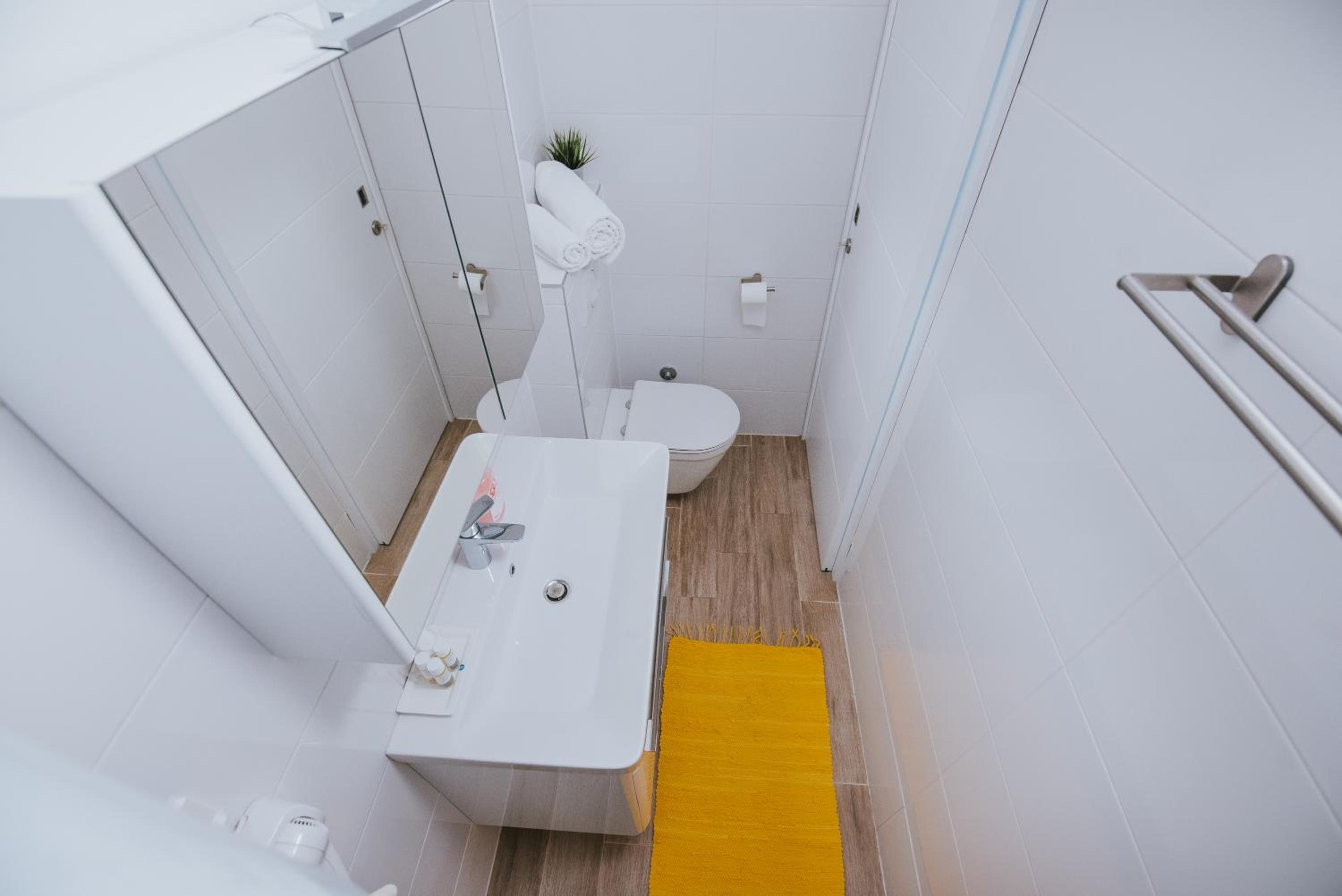 One-Bedroom Apartment - Photo 11