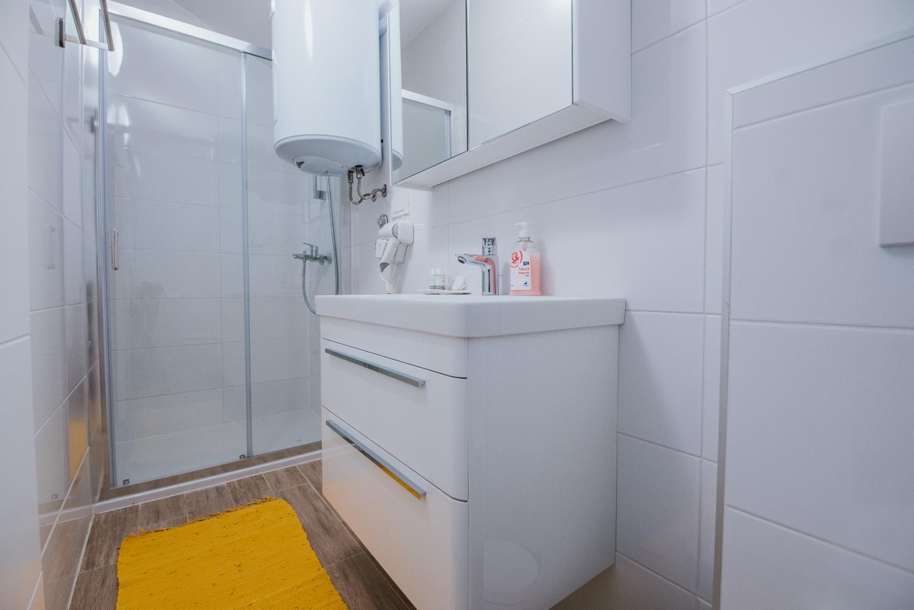 One-Bedroom Apartment - Photo 10