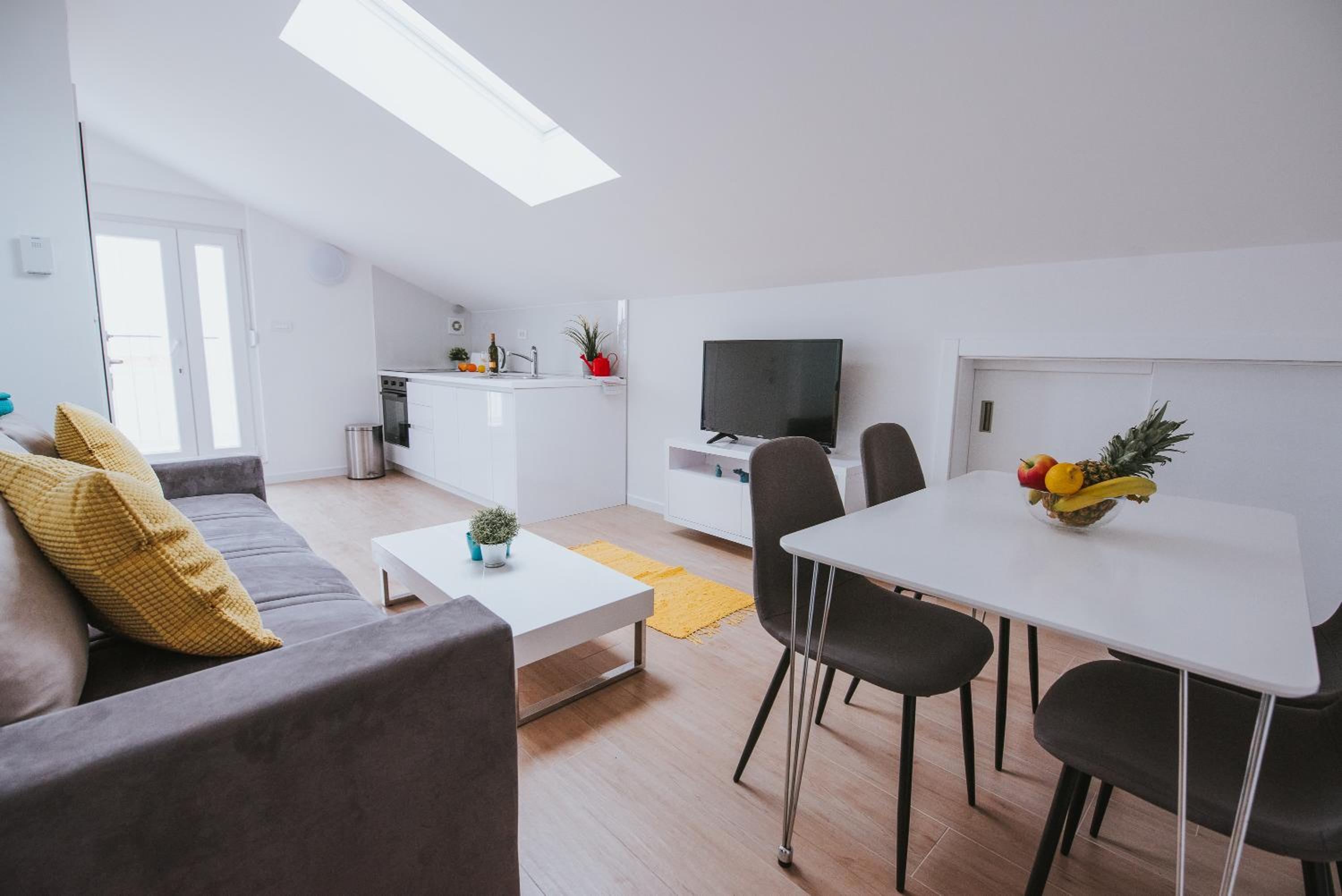 One-Bedroom Apartment - Photo 1