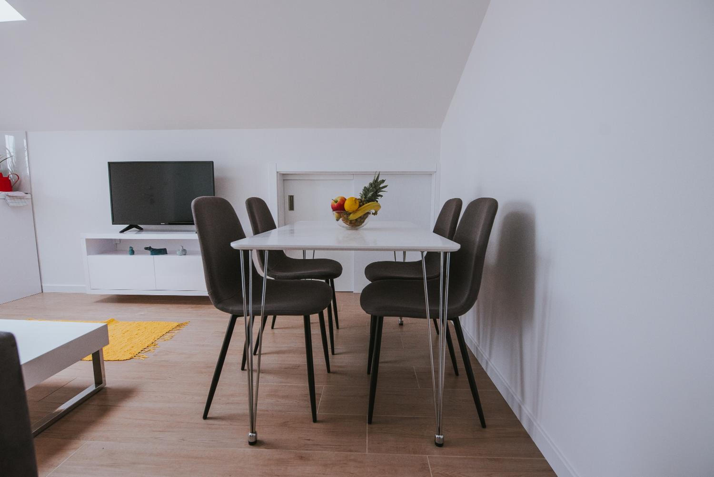 One-Bedroom Apartment - Photo 4