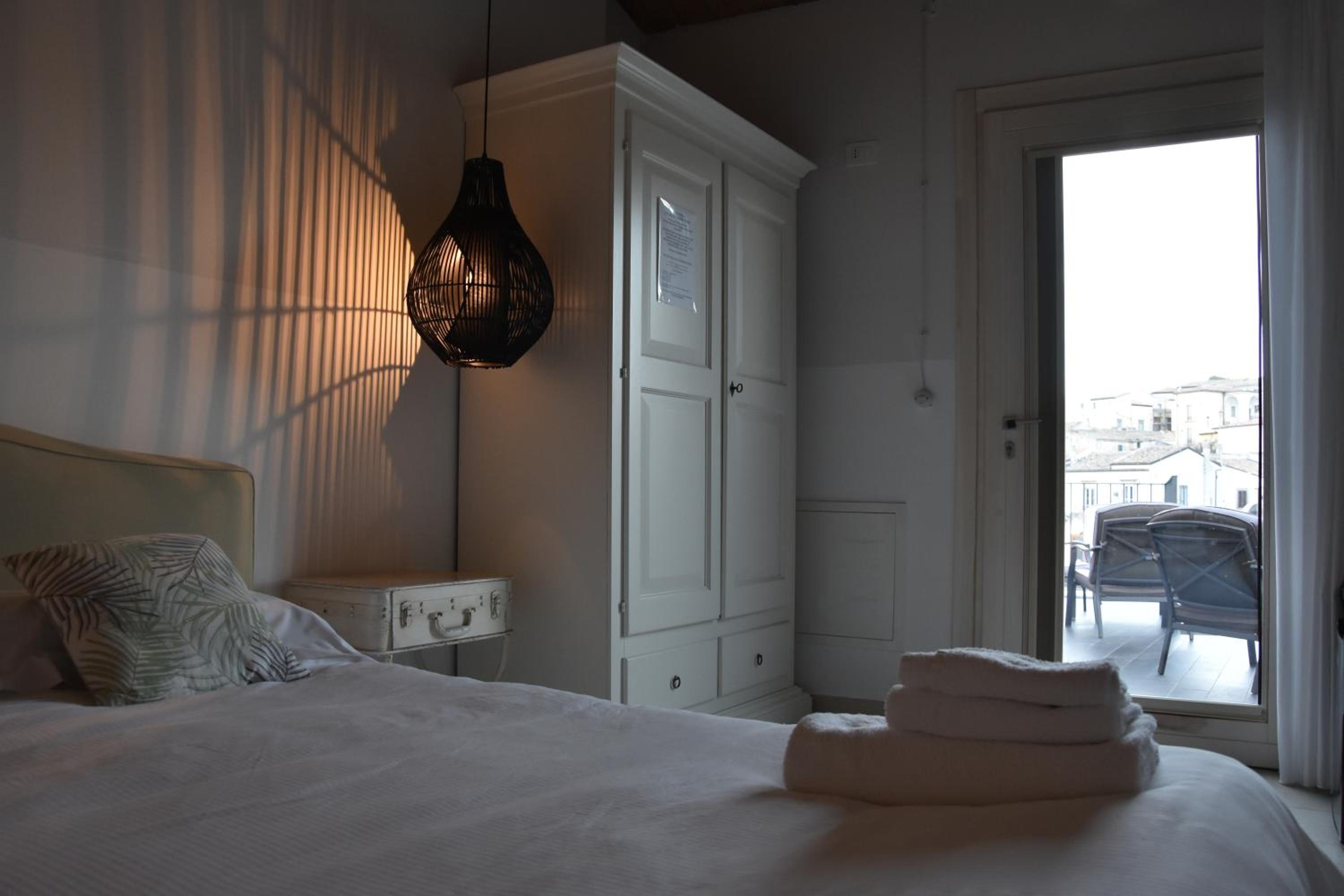 Deluxe Double Room with Terrace photo 2