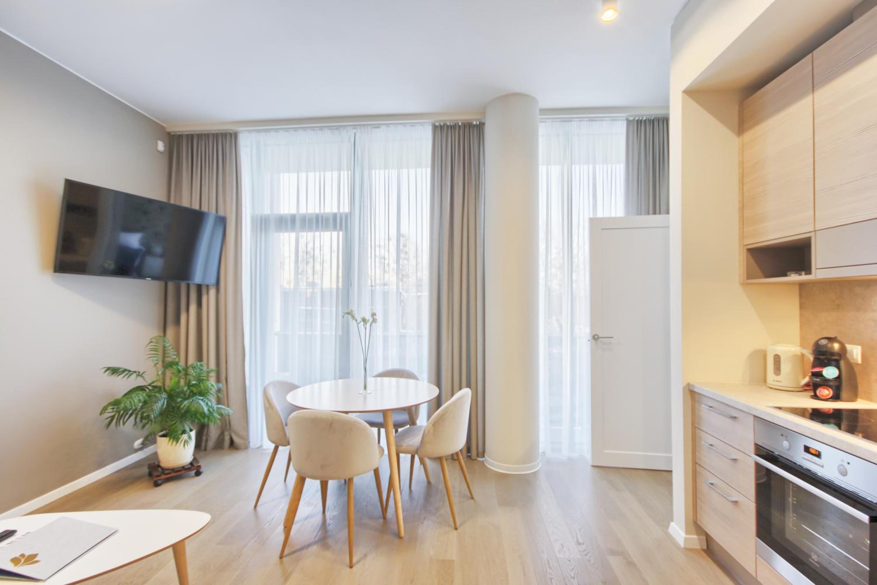 One-Bedroom Apartment - Photo 1