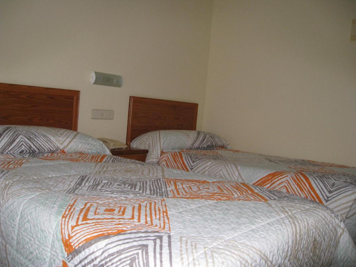 Quadruple Room (Two Connecting Rooms) photo 3