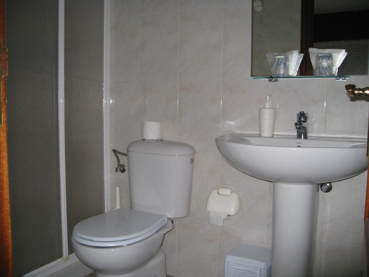 Quadruple Room (Two Connecting Rooms) photo 2