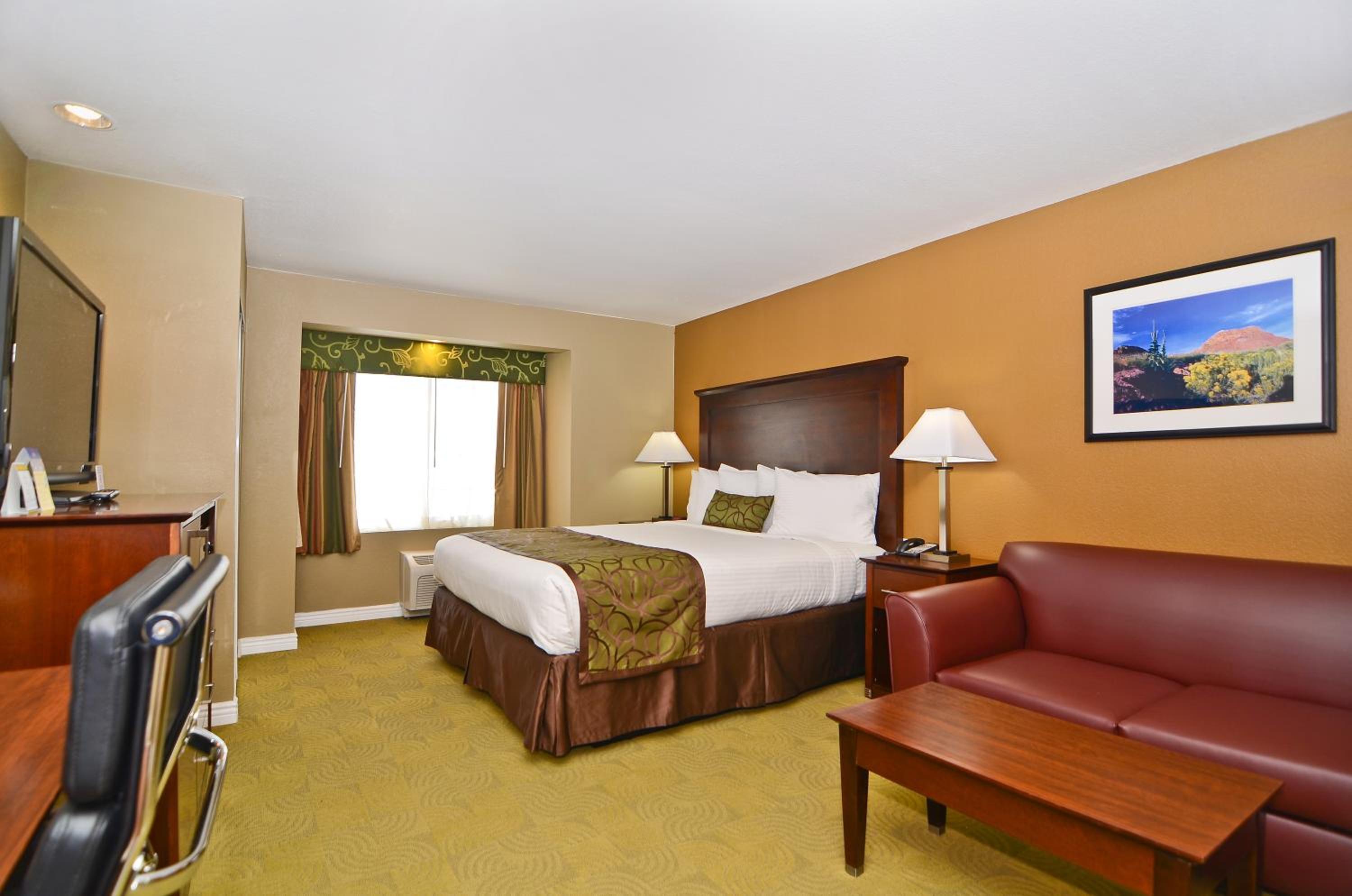 King Room with Whirlpool - Non-Smoking