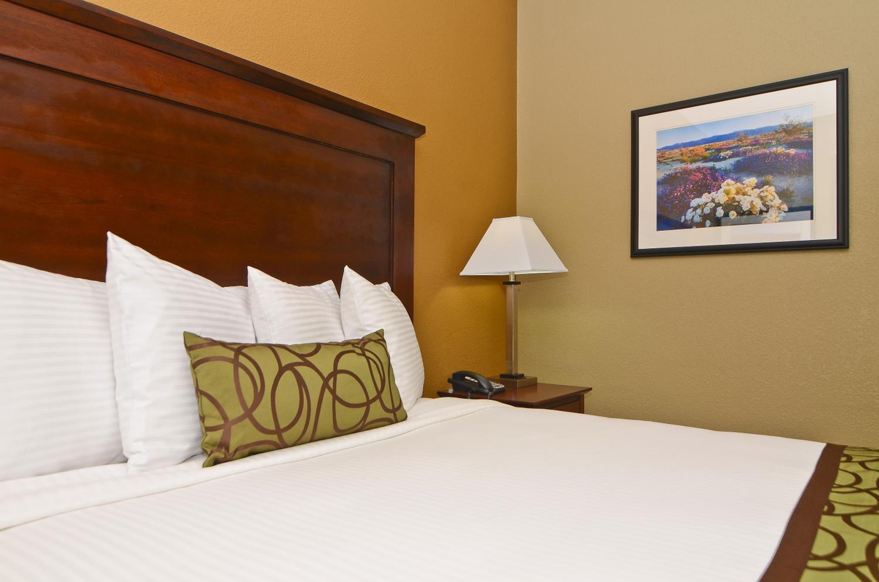 Two-Bedroom Queen Suite - Non-Smoking