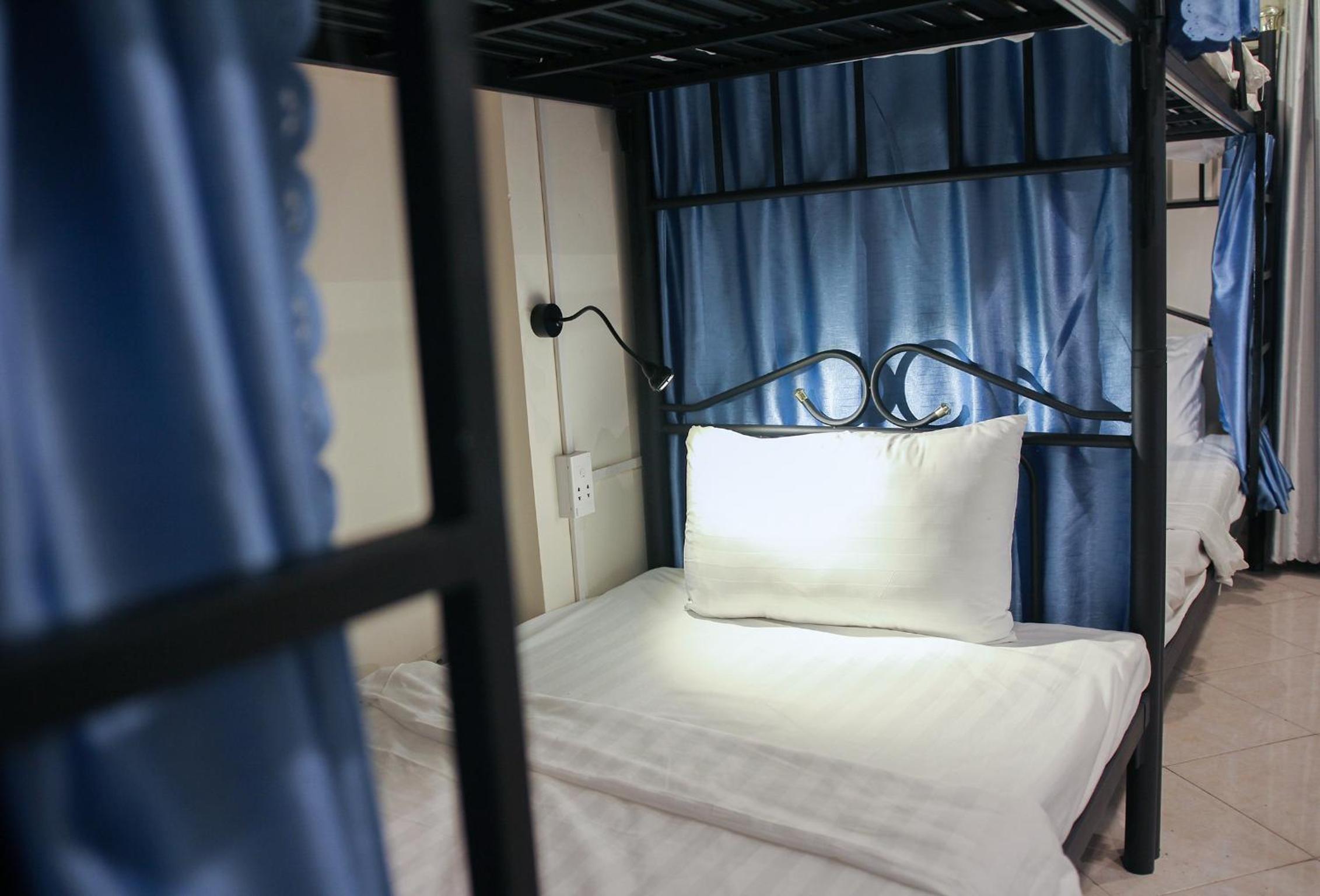 Bed in 8-Bed Mixed Dormitory Room photo 2
