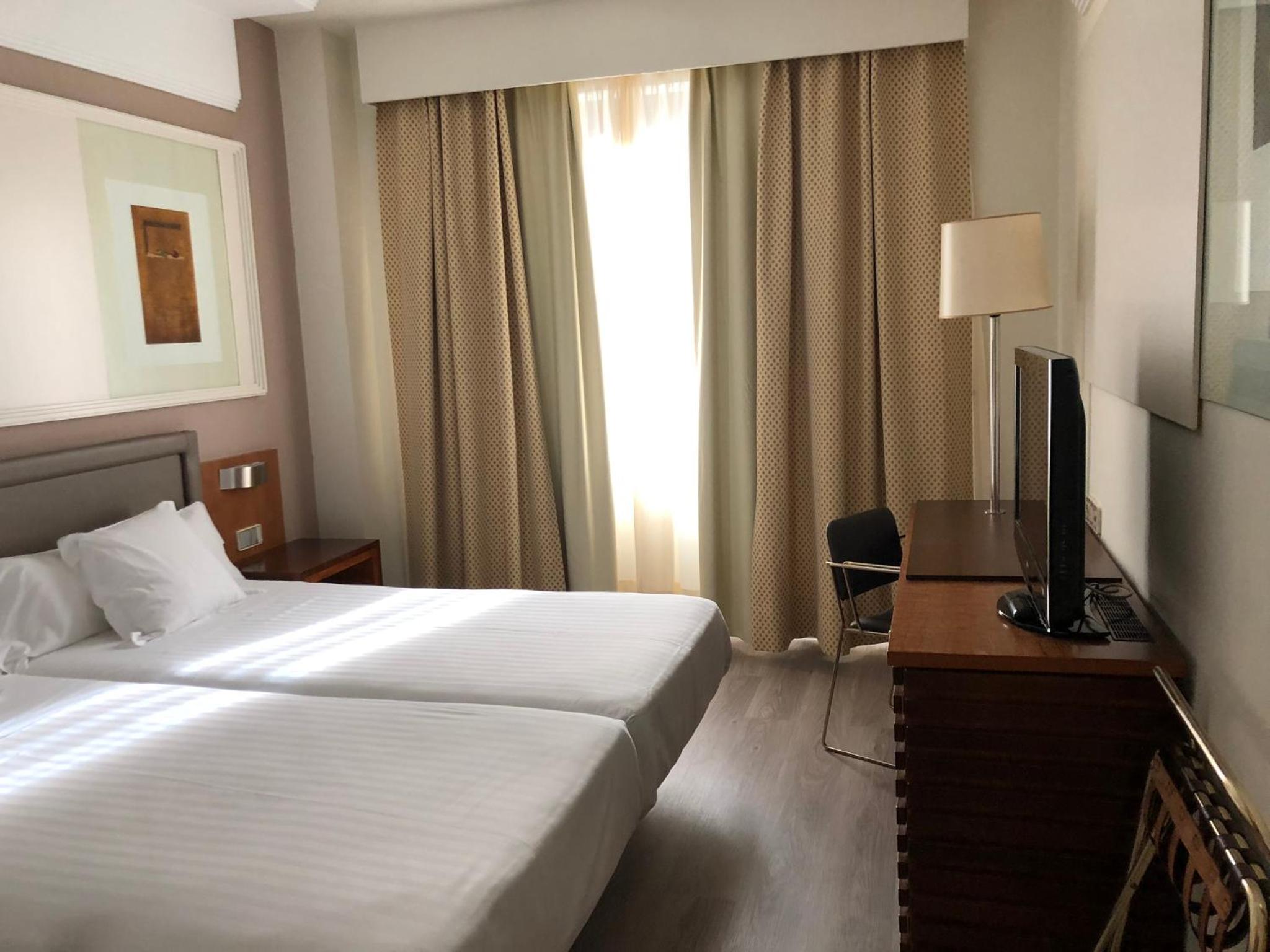 Double Room with Extra Bed photo 3
