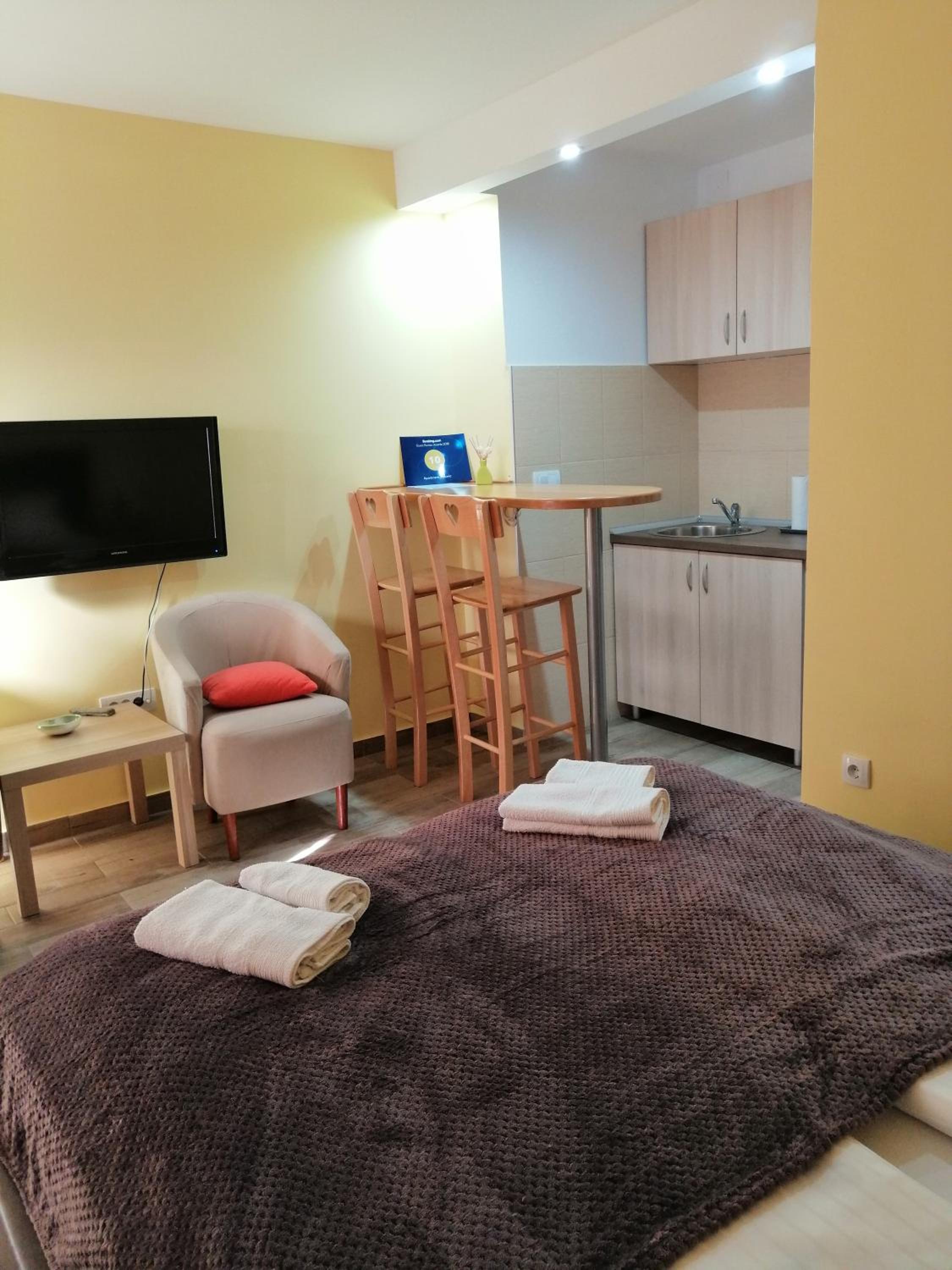 Studio Apartment
